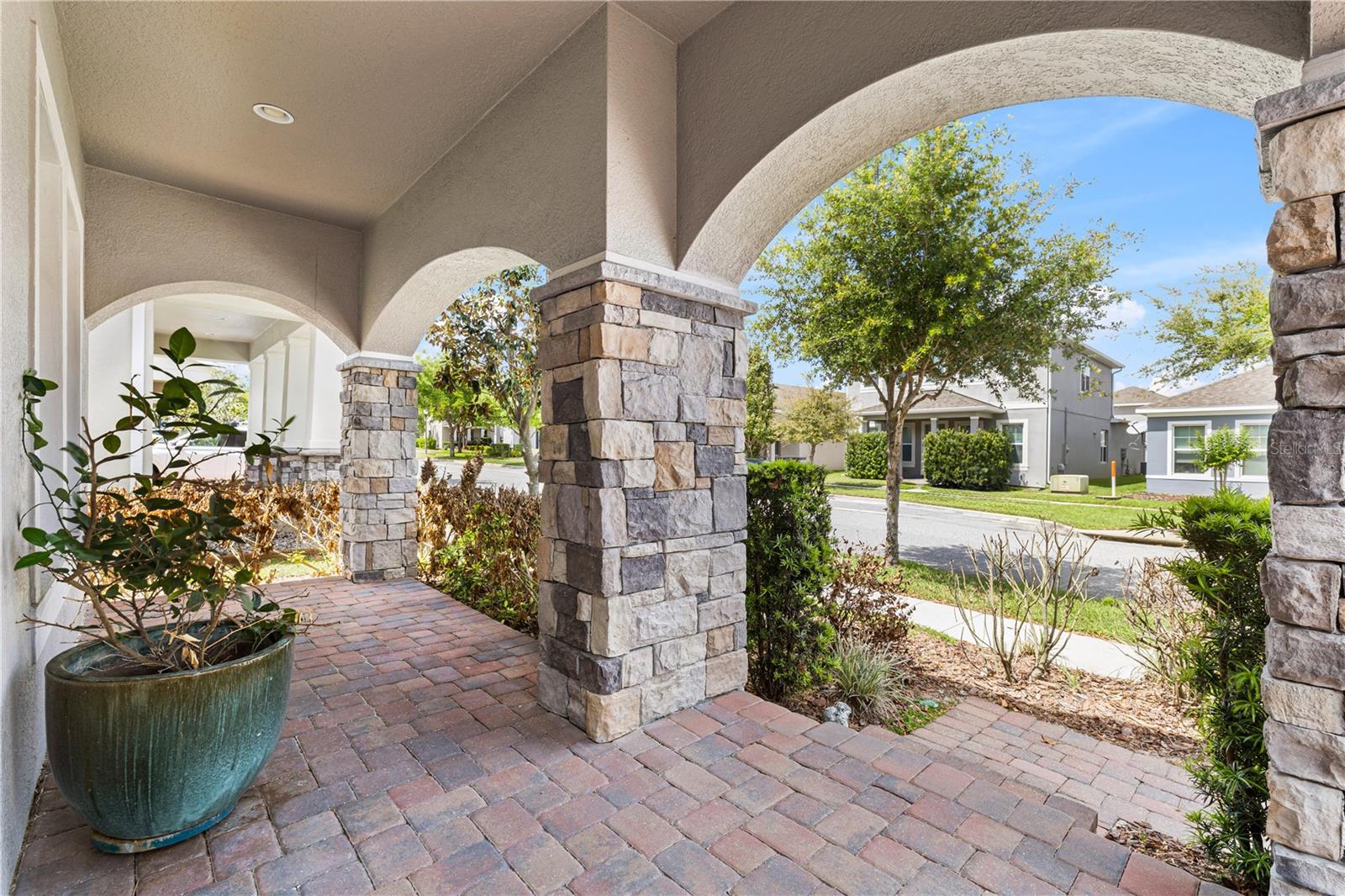 Image 4 of 70 For 15518 Honey Mandarin Way