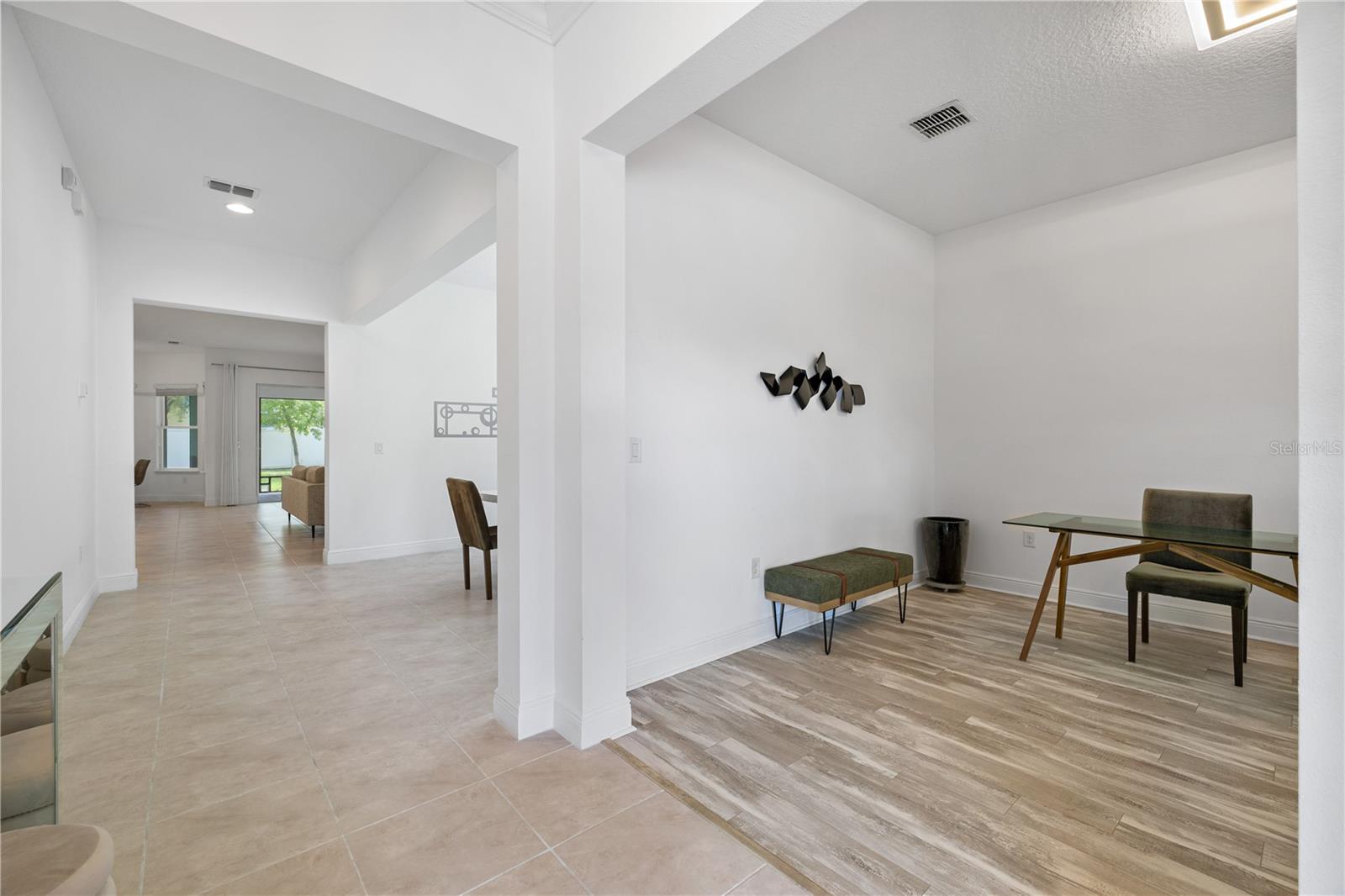 Image 7 of 70 For 15518 Honey Mandarin Way