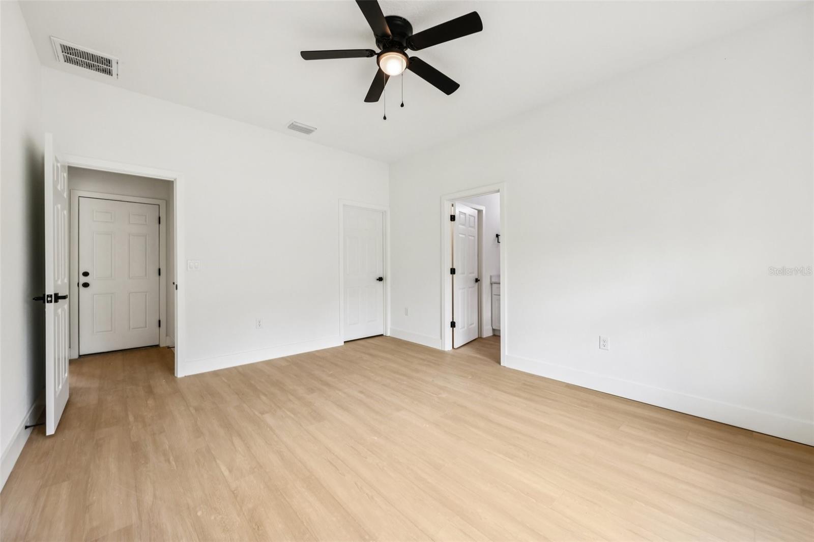 Image 28 of 32 For 15479 115 Place Road