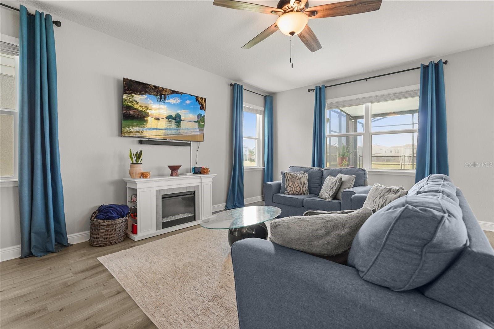 Image 10 of 56 For 3943 Crawley Down Loop