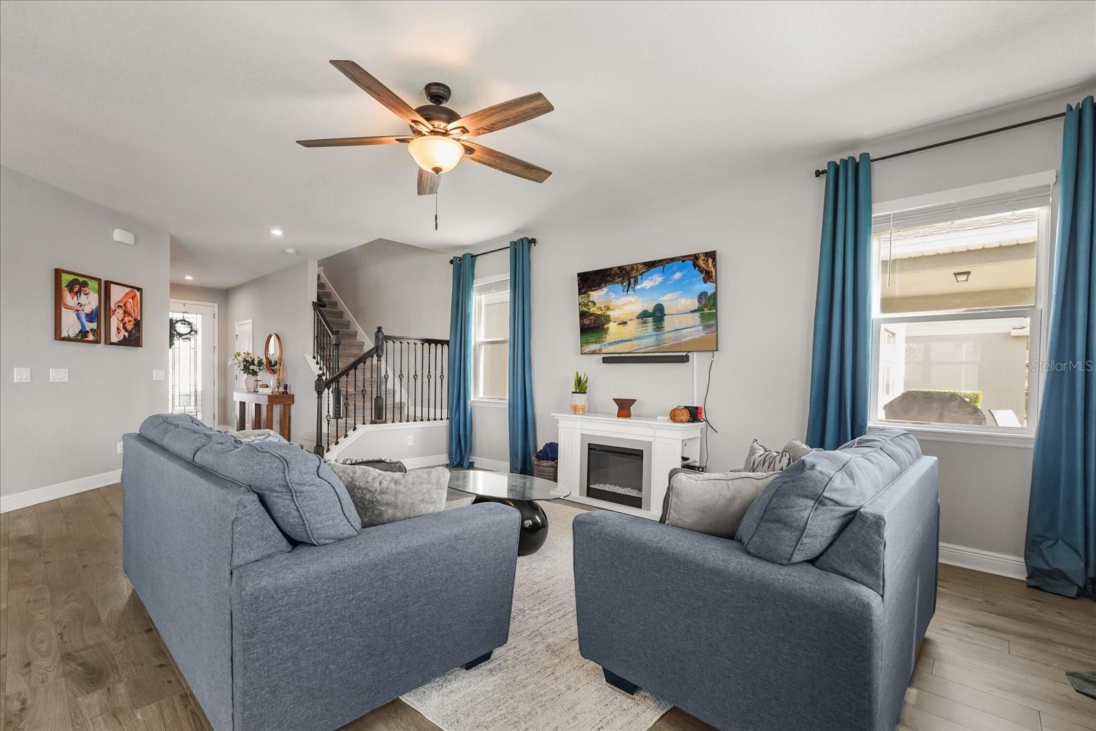 Image 11 of 56 For 3943 Crawley Down Loop