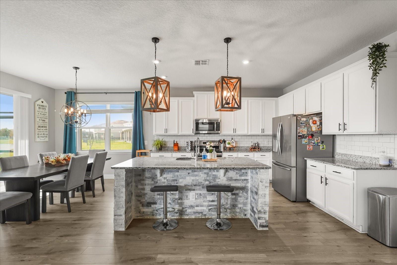 Image 17 of 56 For 3943 Crawley Down Loop