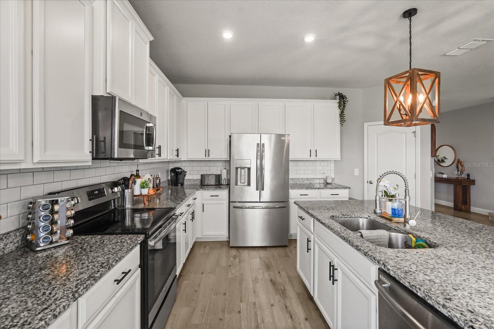 Image 19 of 56 For 3943 Crawley Down Loop