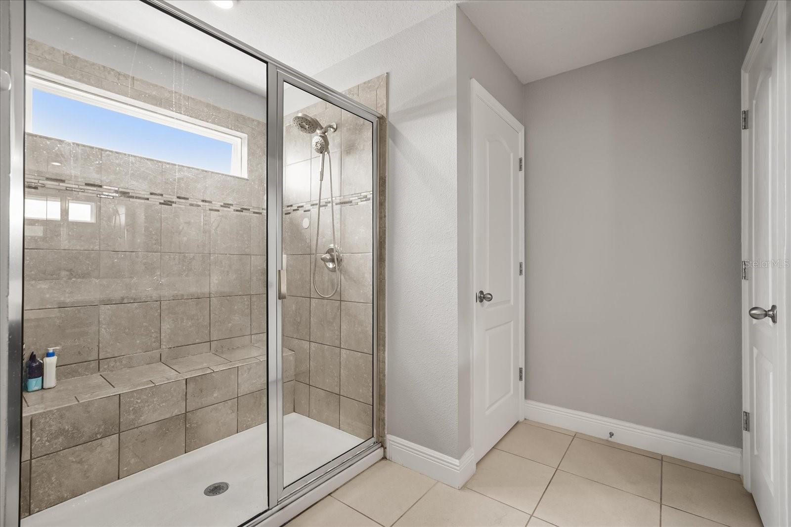 Image 26 of 56 For 3943 Crawley Down Loop