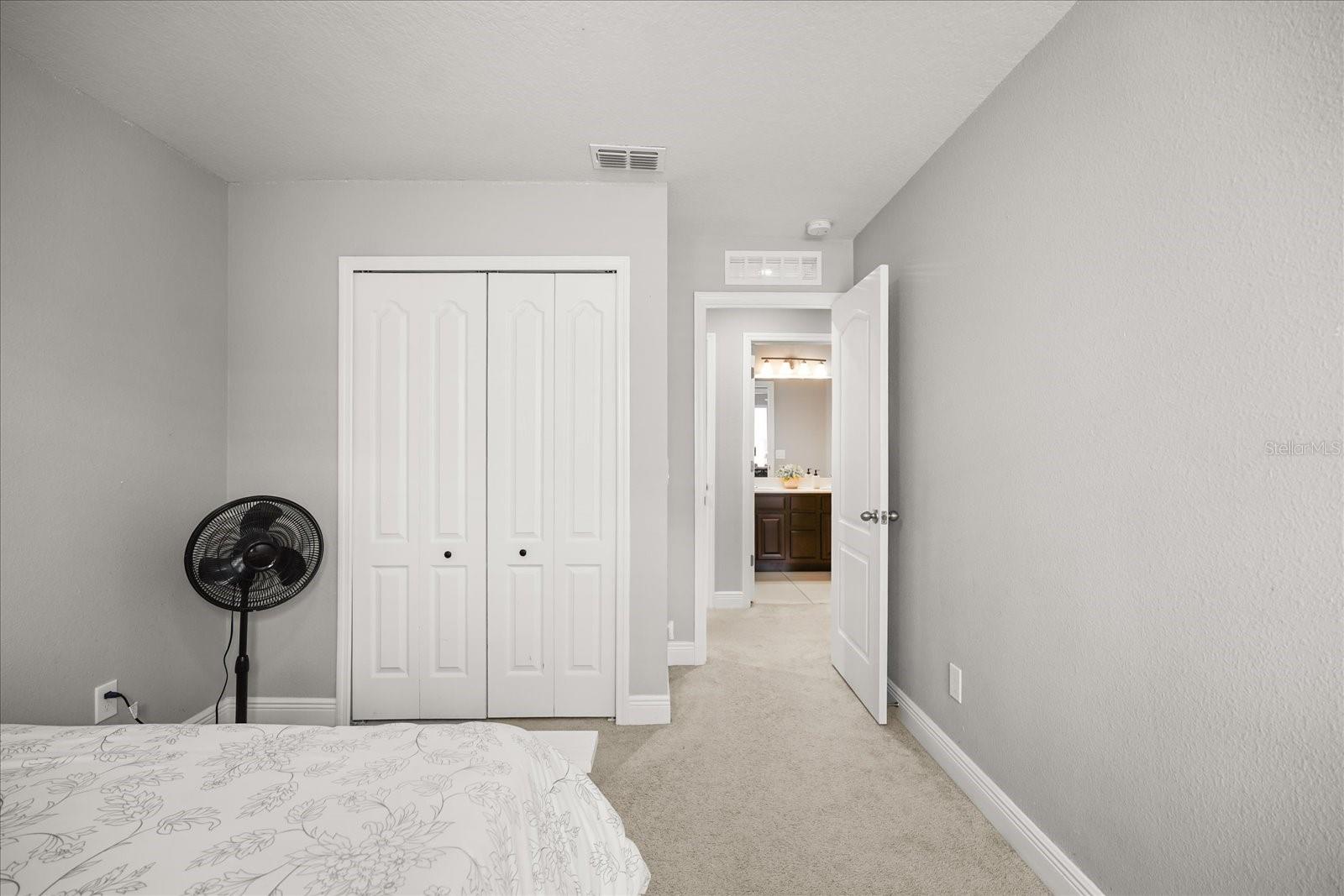 Image 32 of 56 For 3943 Crawley Down Loop