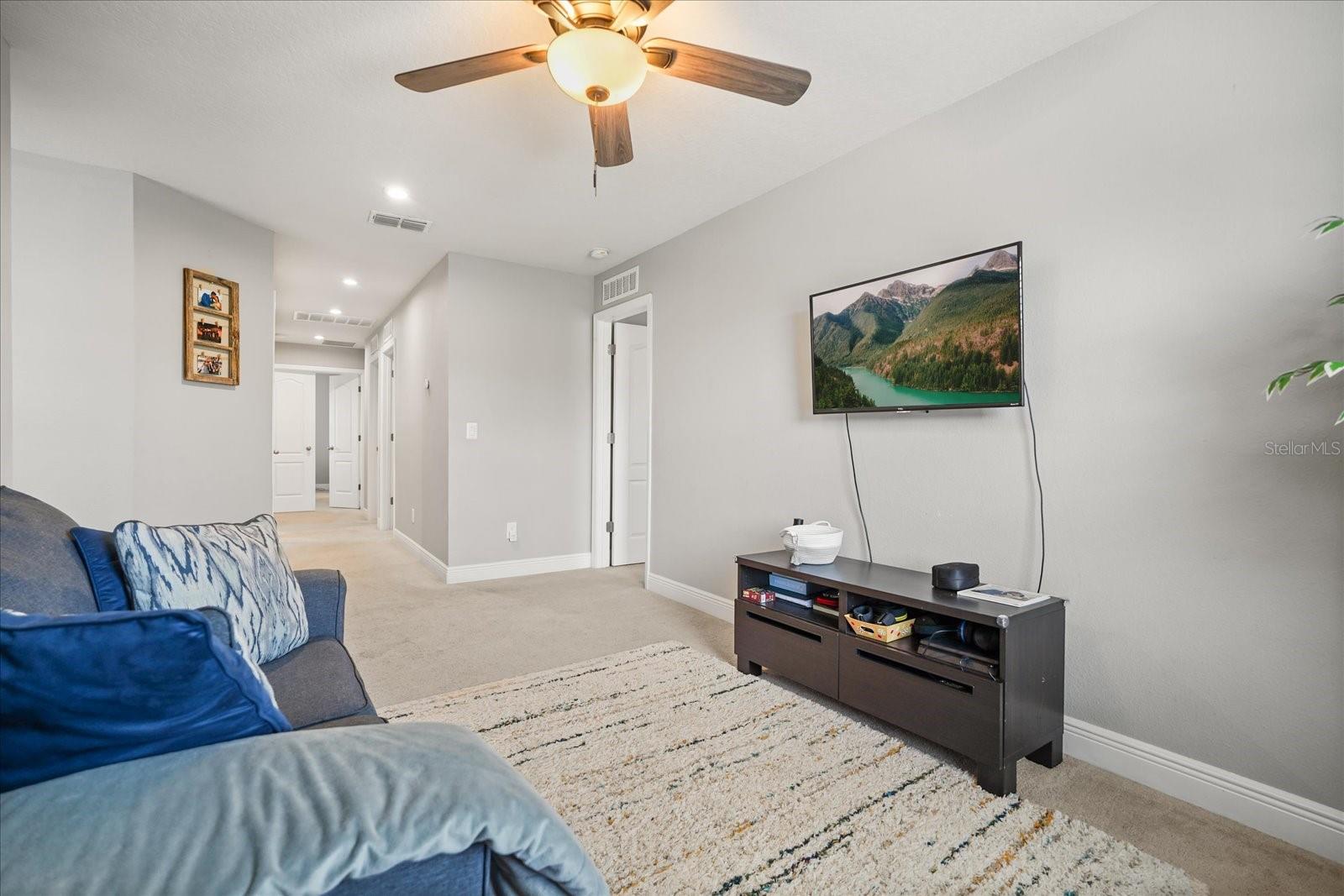 Image 36 of 56 For 3943 Crawley Down Loop