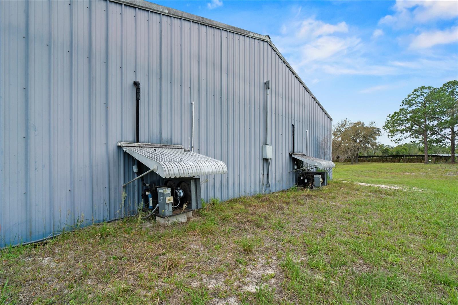 Image 16 of 49 For 40945 Beach Road