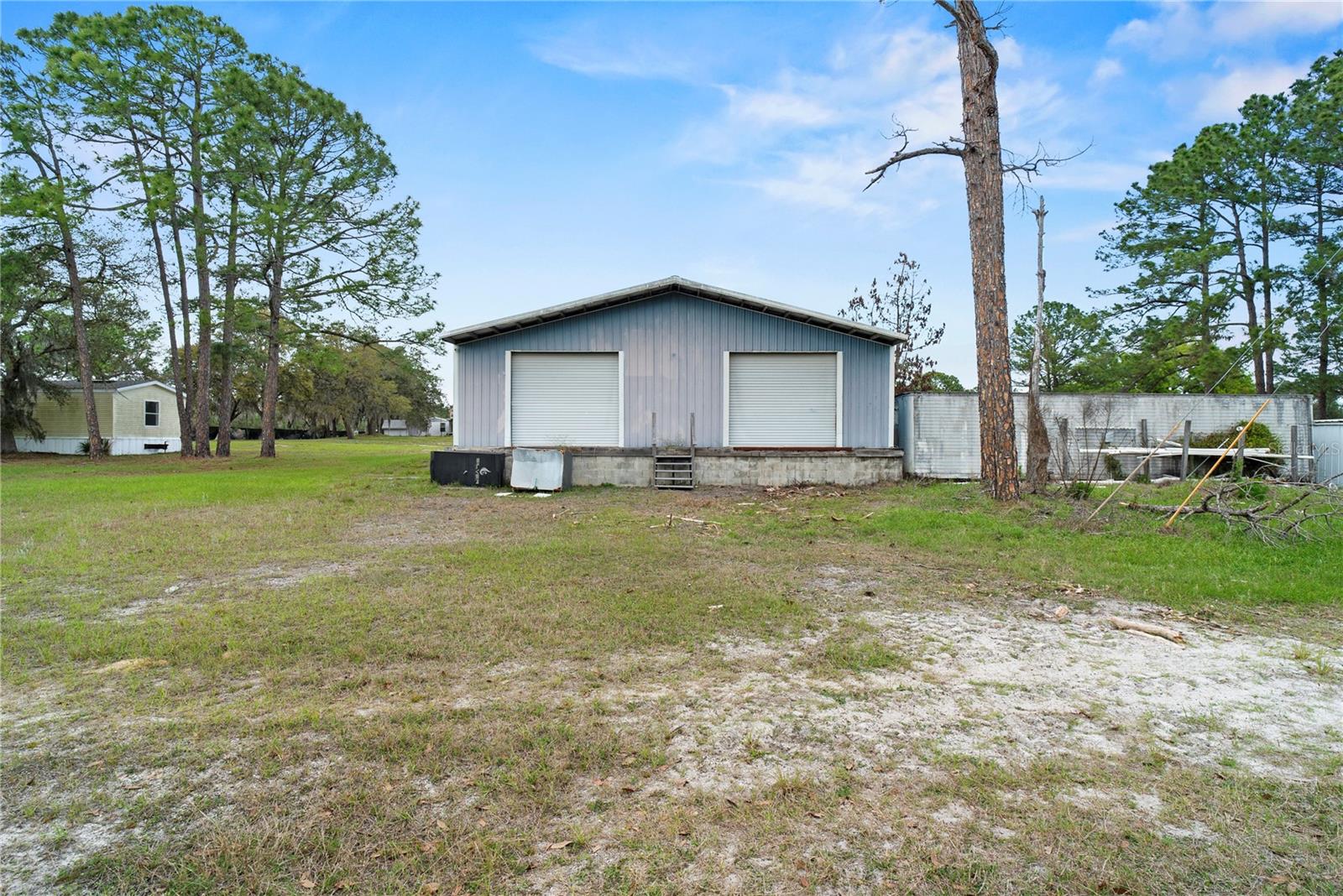 Image 17 of 49 For 40945 Beach Road