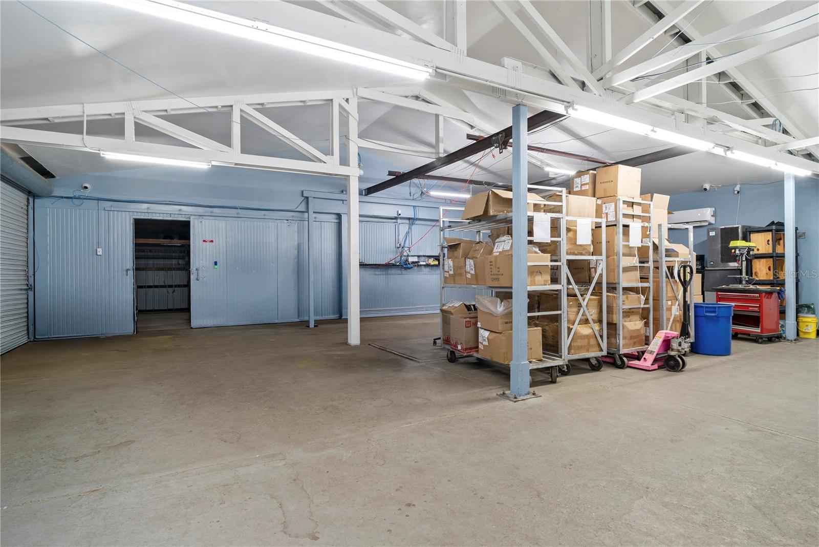 Image 20 of 49 For 40945 Beach Road