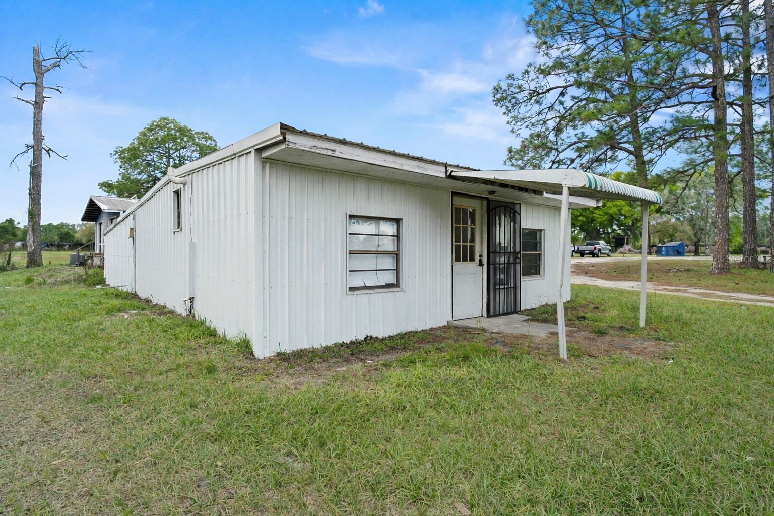 Image 23 of 49 For 40945 Beach Road