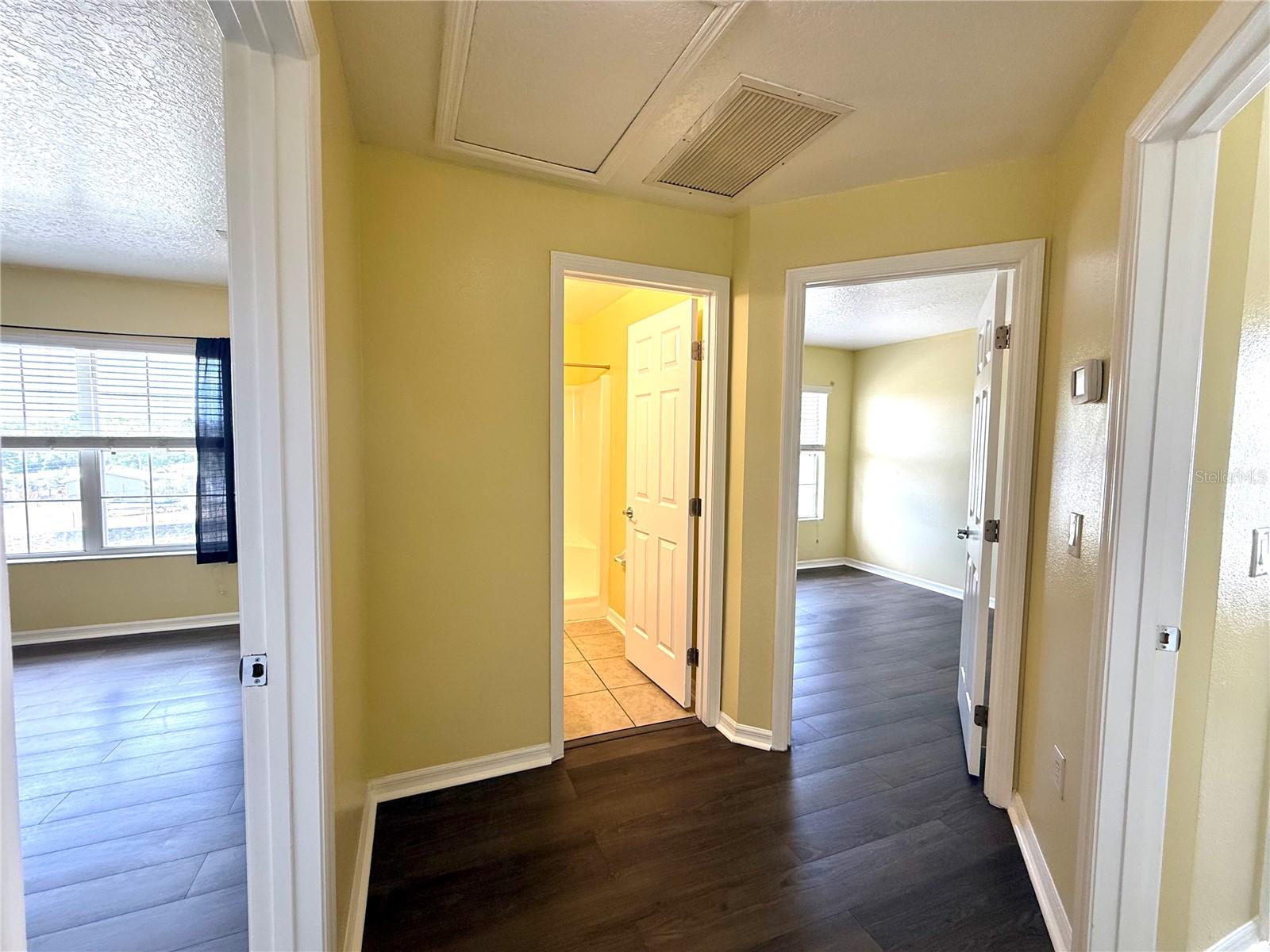 Image 14 of 31 For 121 Melissa Place