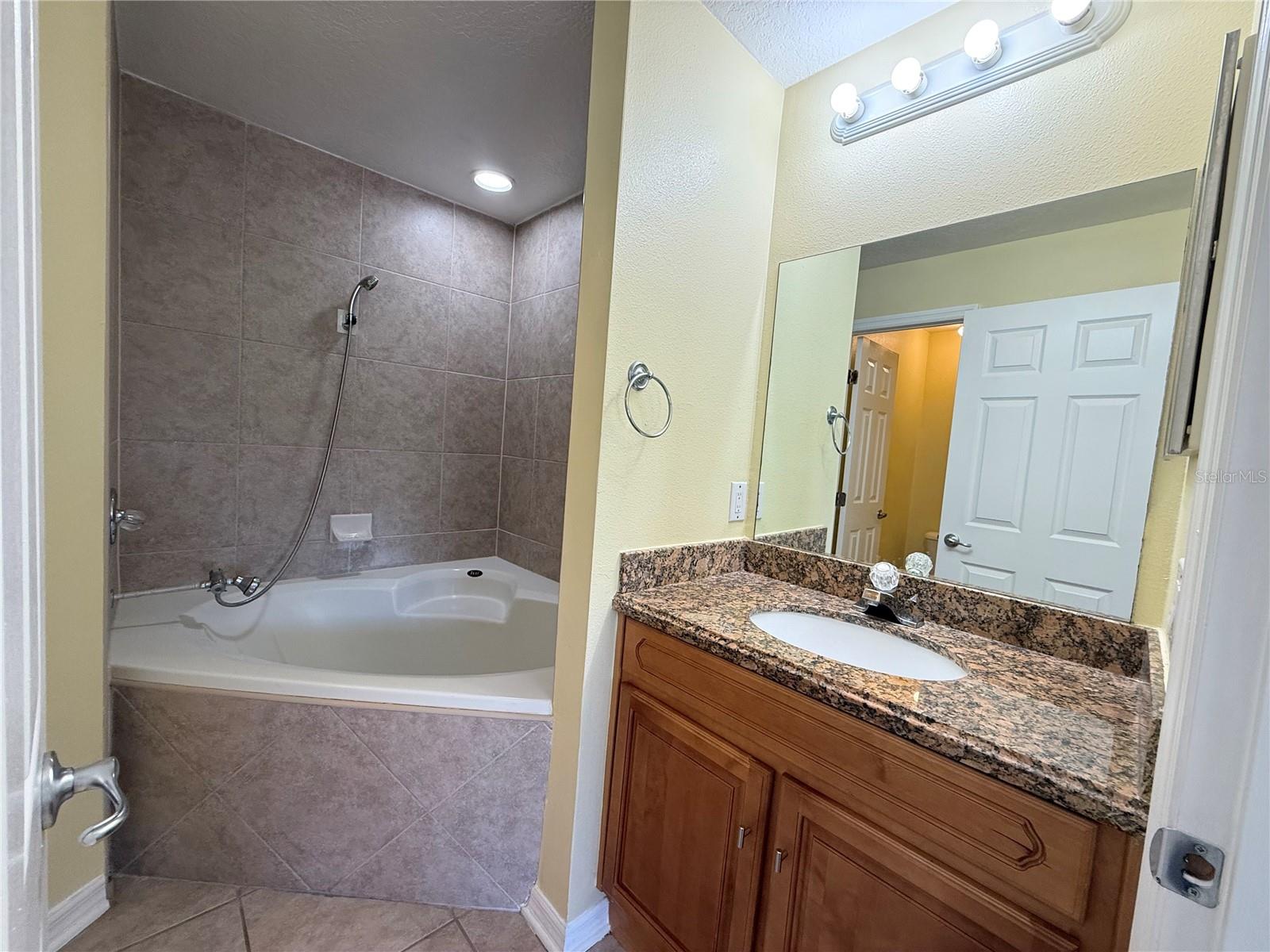 Image 17 of 31 For 121 Melissa Place