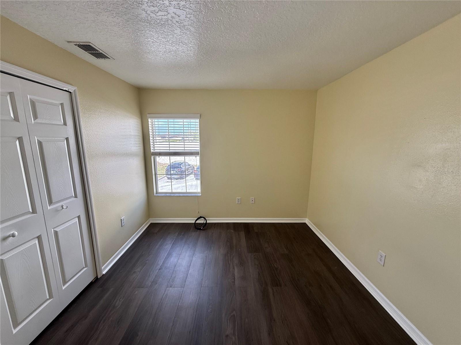 Image 22 of 31 For 121 Melissa Place