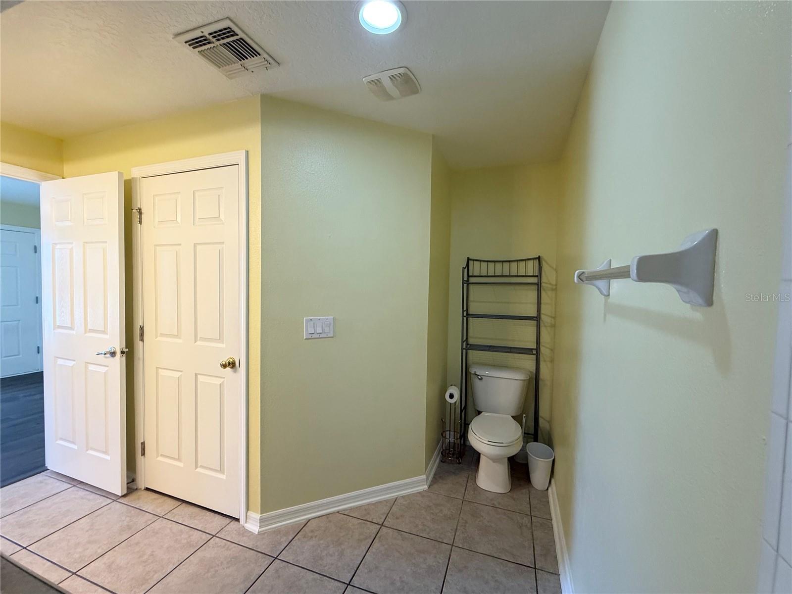 Image 9 of 31 For 121 Melissa Place