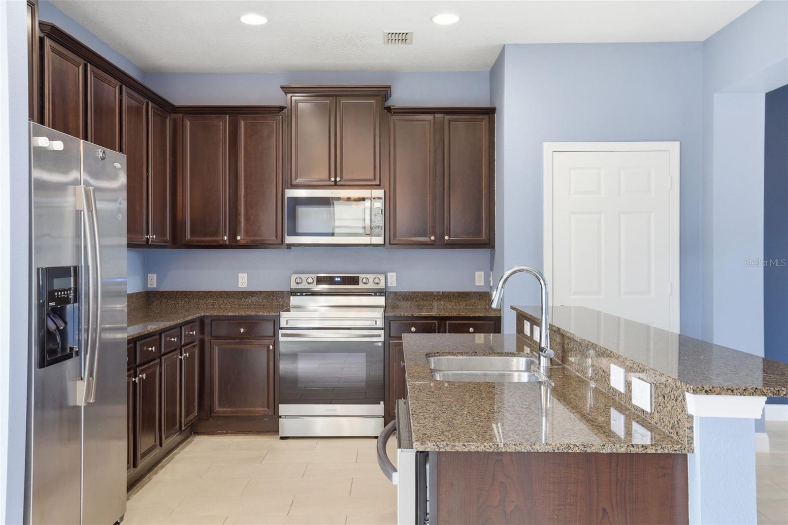 Image 11 of 55 For 1347 Alston Bay Boulevard