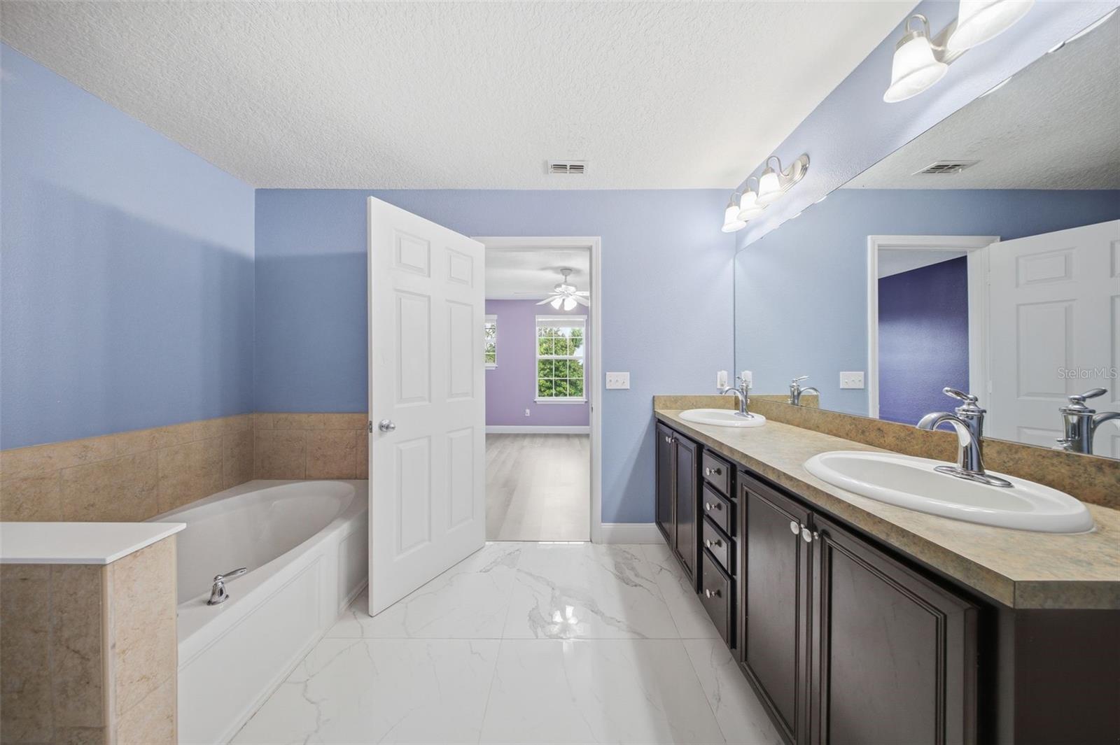 Image 22 of 55 For 1347 Alston Bay Boulevard