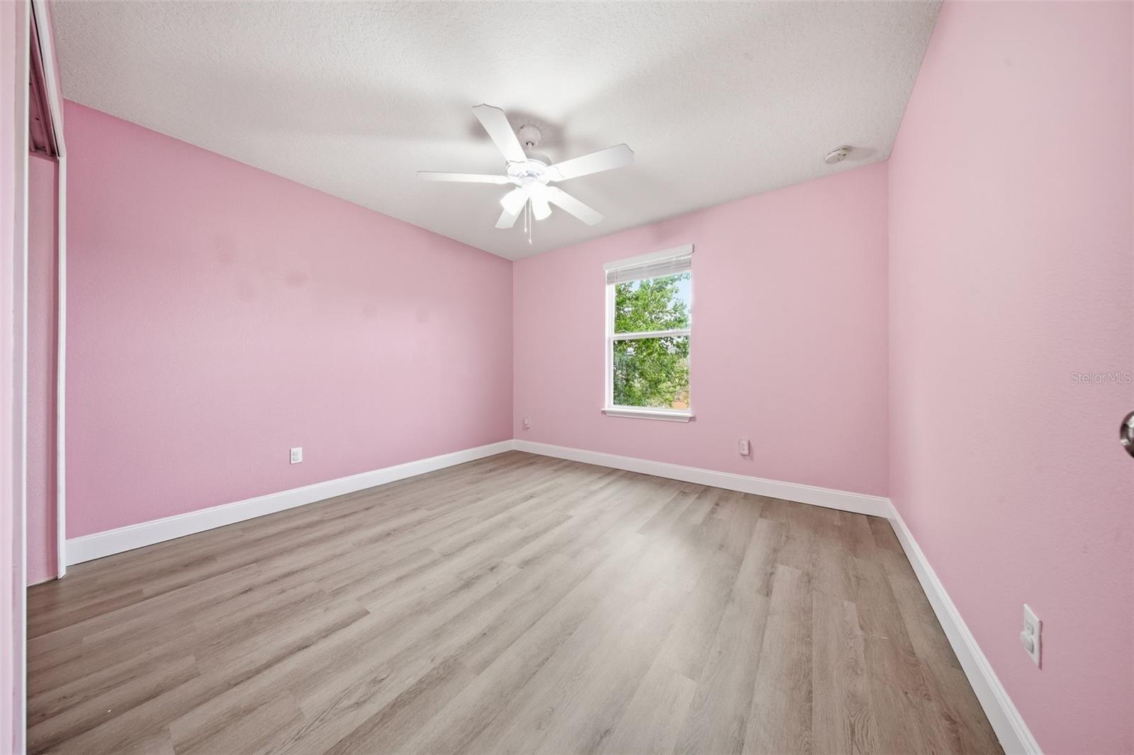 Image 24 of 55 For 1347 Alston Bay Boulevard