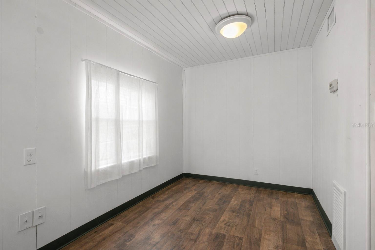 Image 25 of 49 For 40945 Beach  