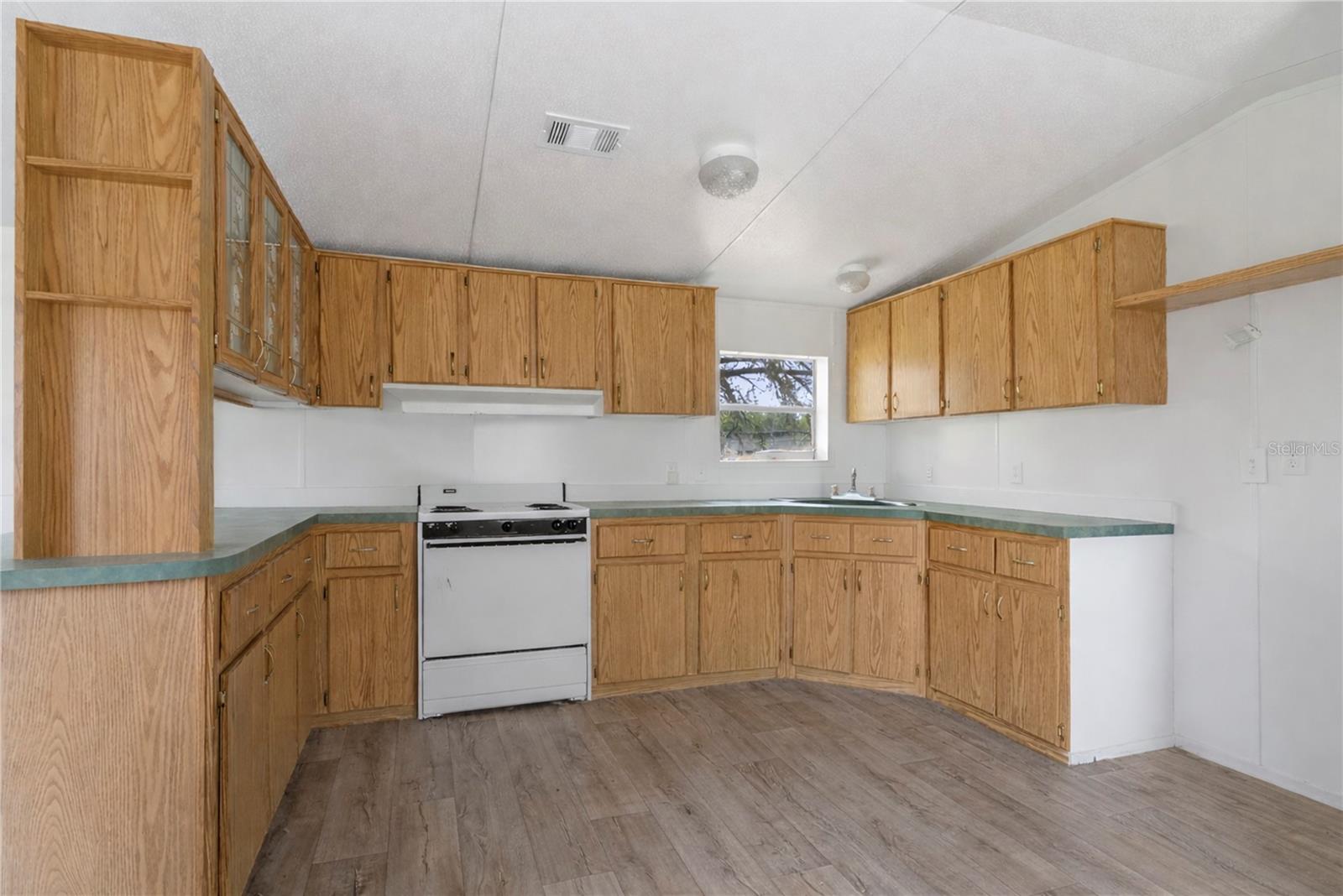 Image 29 of 49 For 40945 Beach  