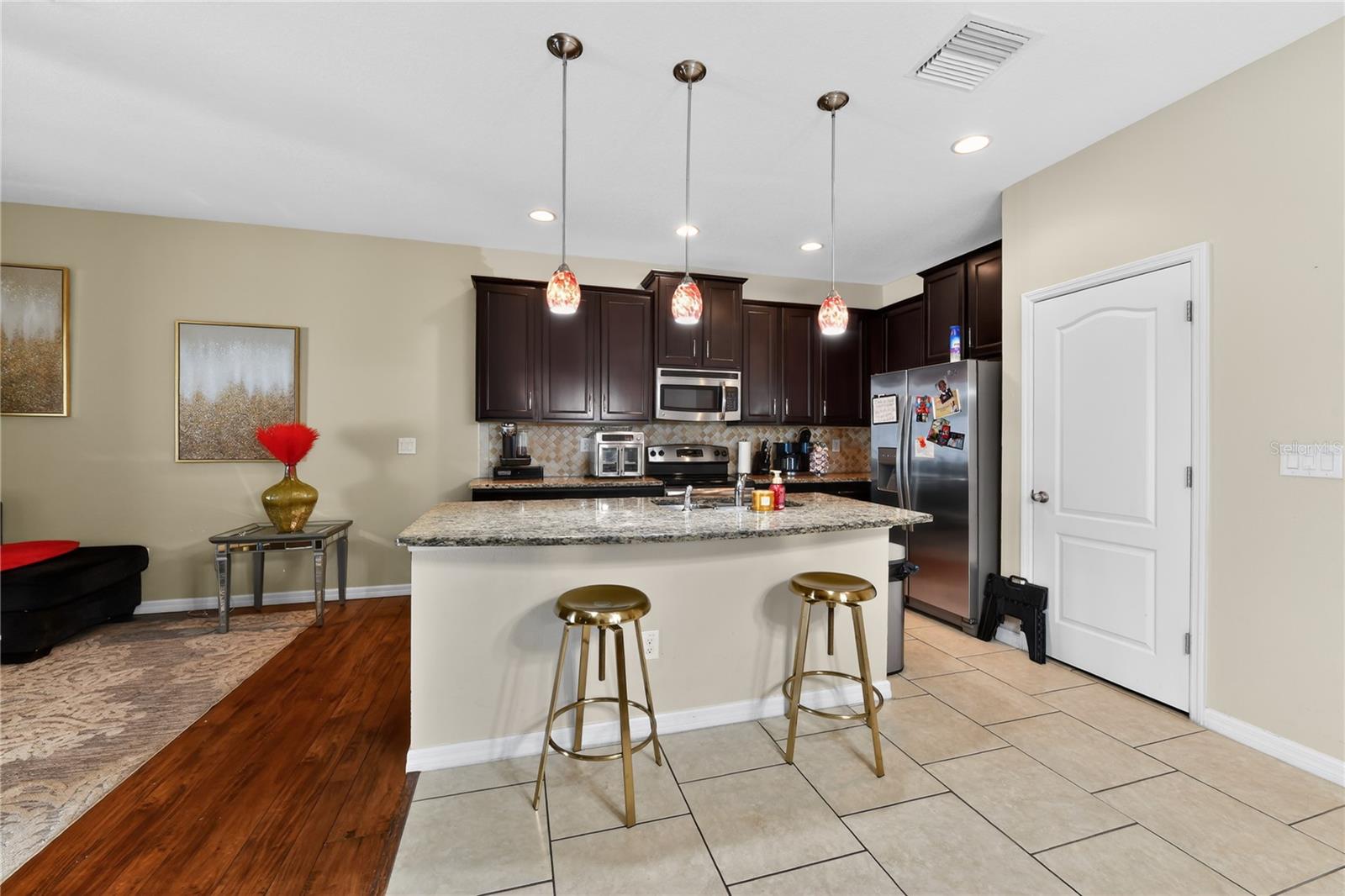 Listing photo id 9 for 10420 Butterfly Wing Court