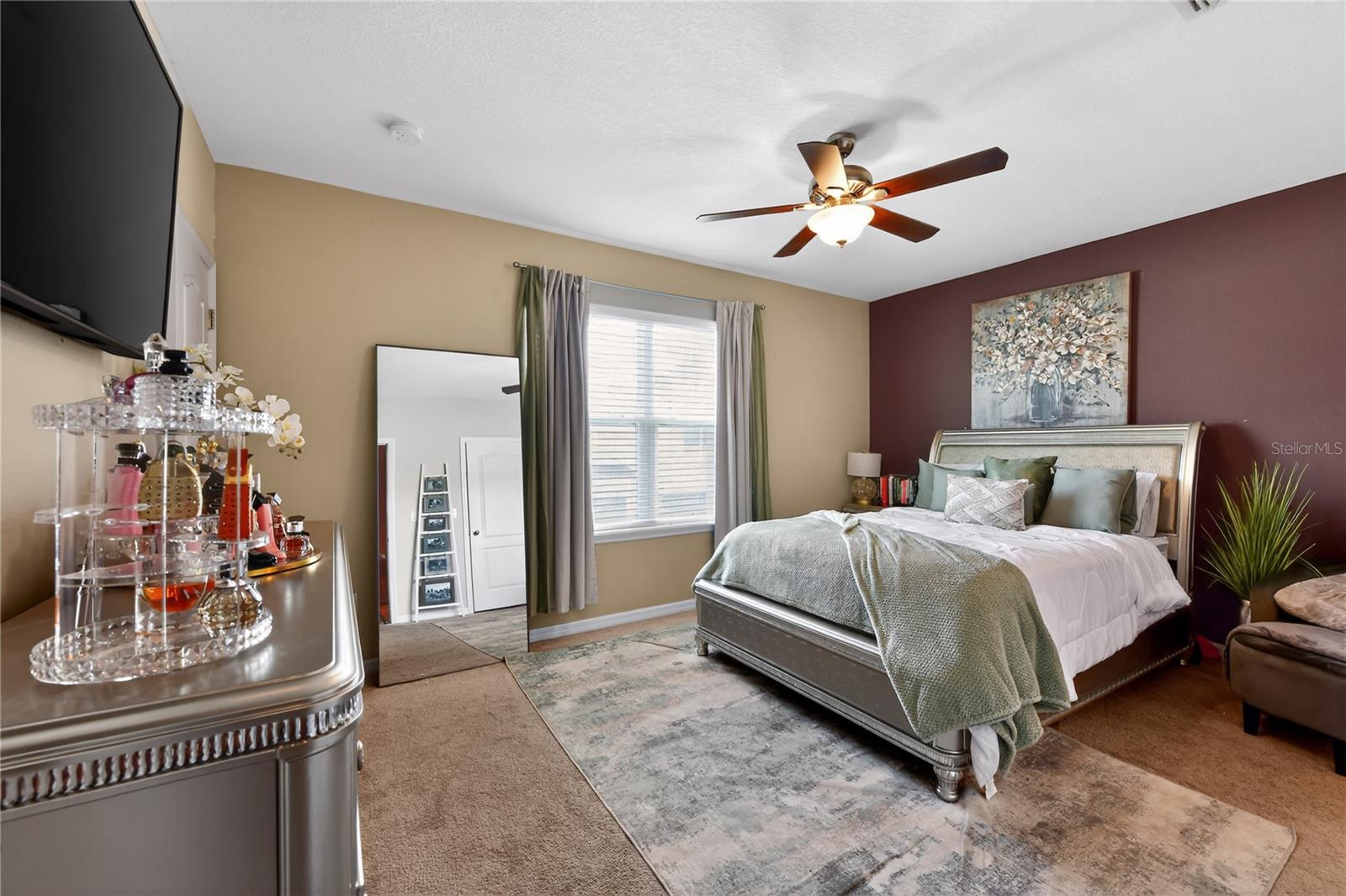 Listing photo id 13 for 10420 Butterfly Wing Court