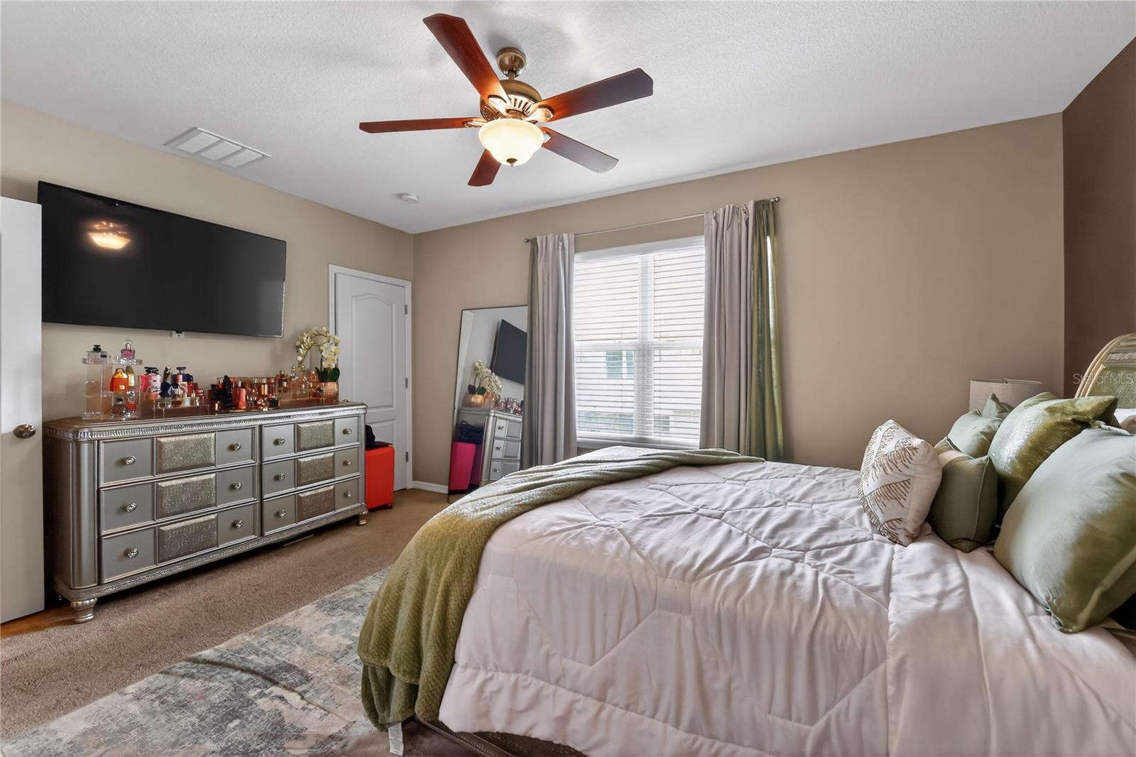 Listing photo id 15 for 10420 Butterfly Wing Court