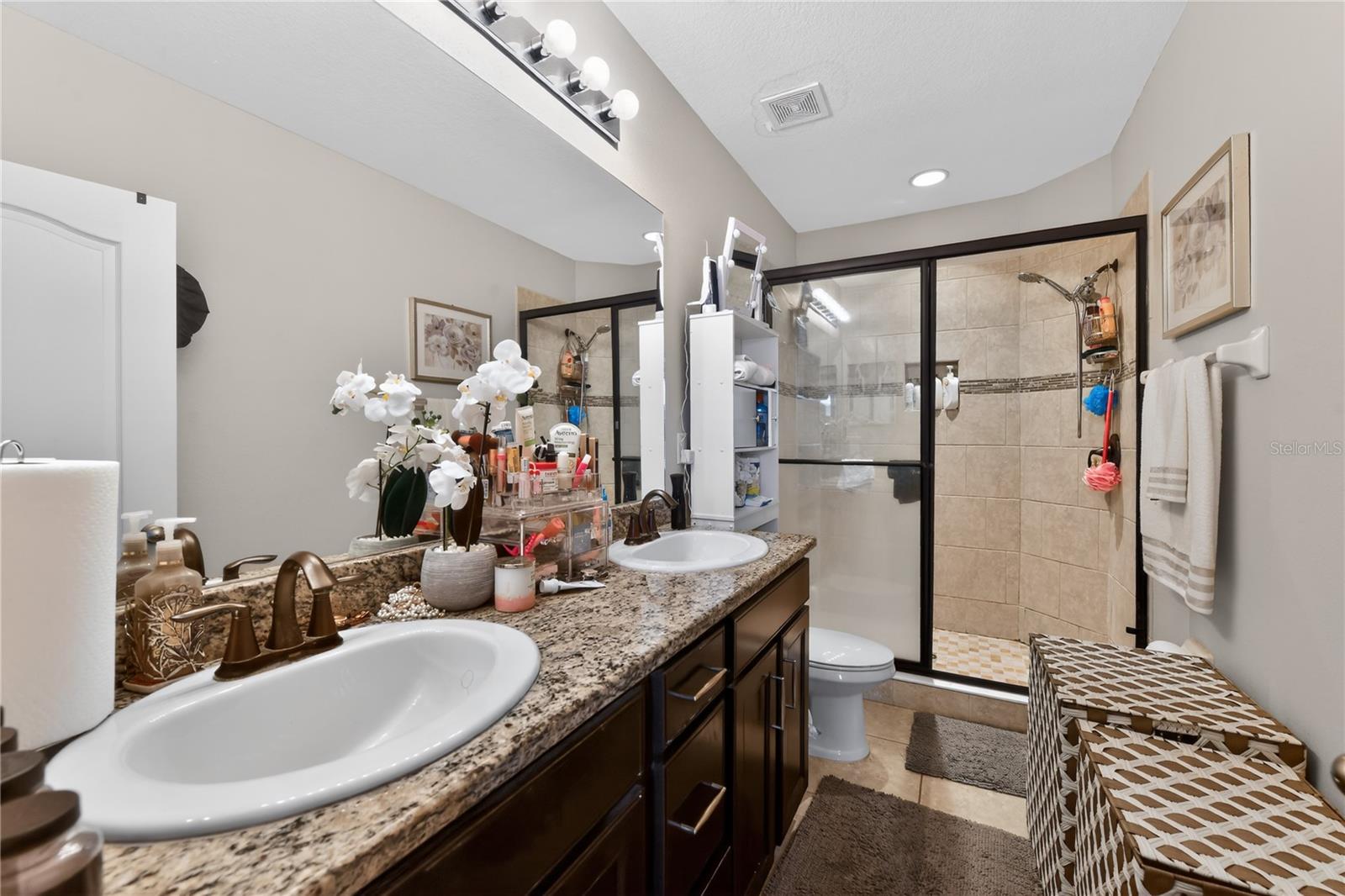 Listing photo id 16 for 10420 Butterfly Wing Court