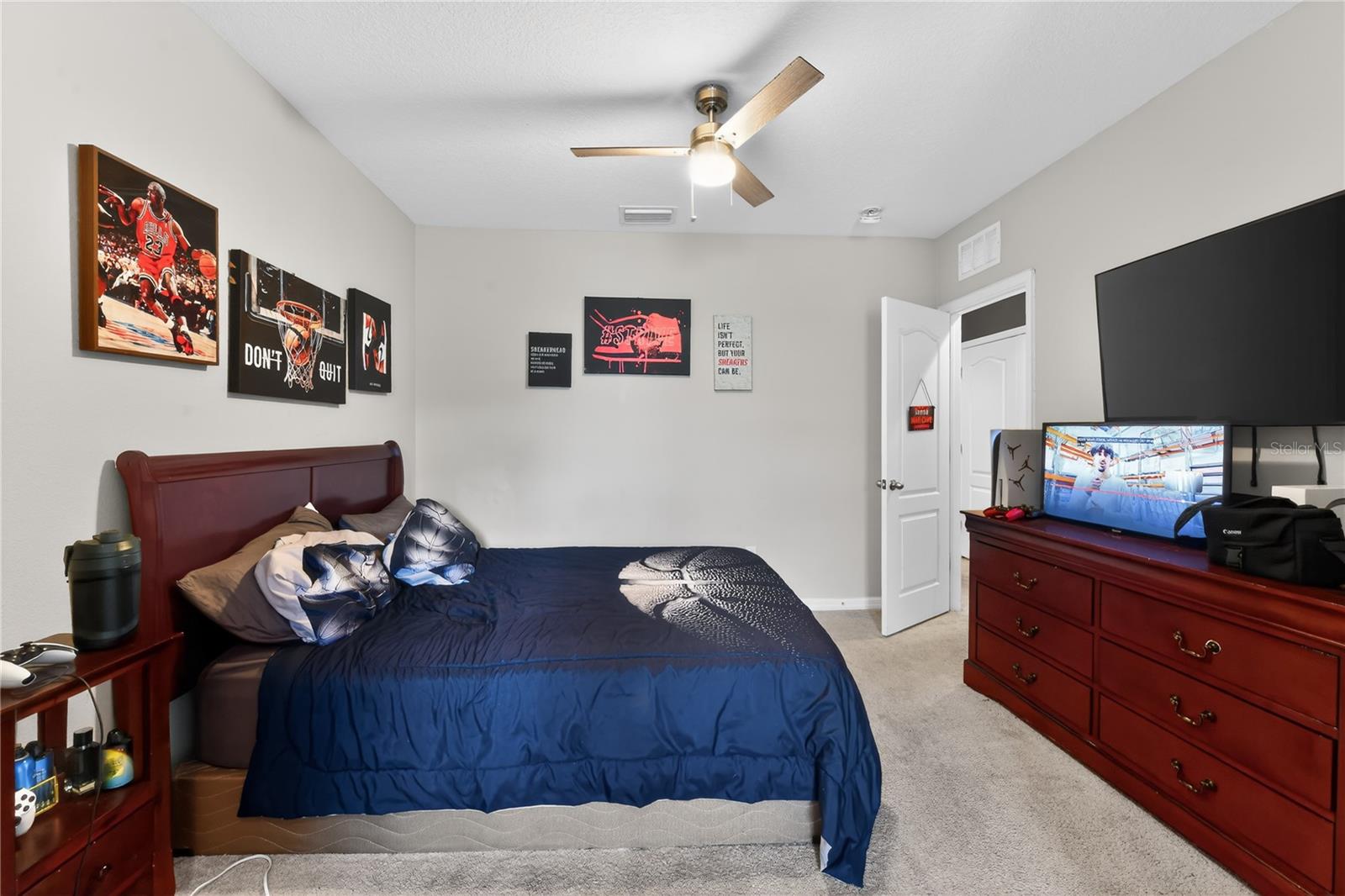 Listing photo id 18 for 10420 Butterfly Wing Court