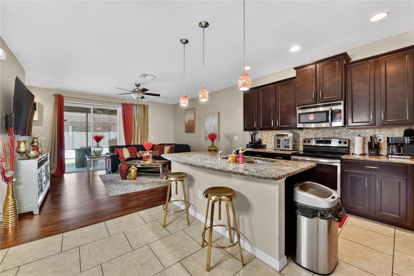 Listing photo id 6 for 10420 Butterfly Wing Court