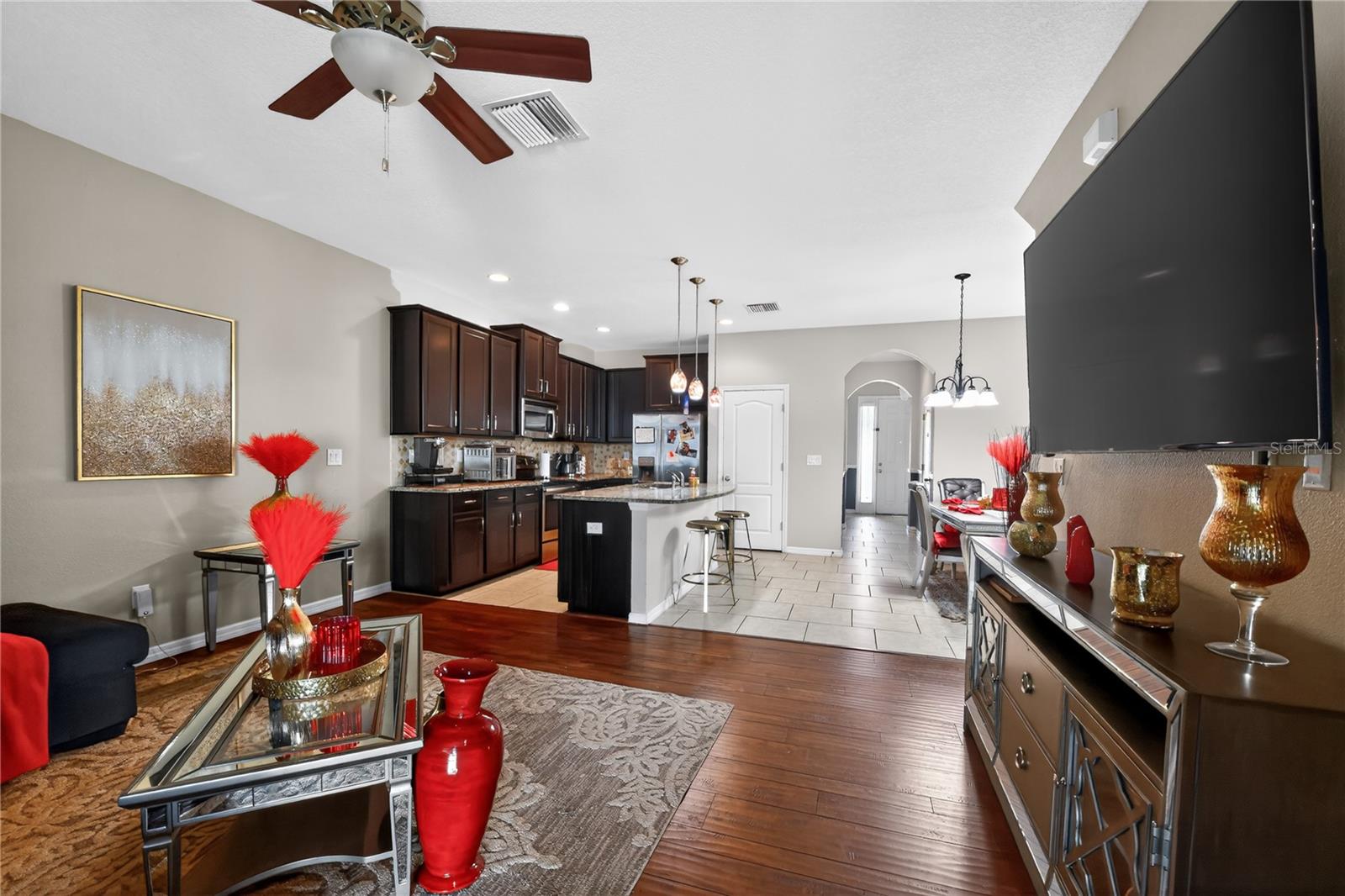 Listing photo id 7 for 10420 Butterfly Wing Court