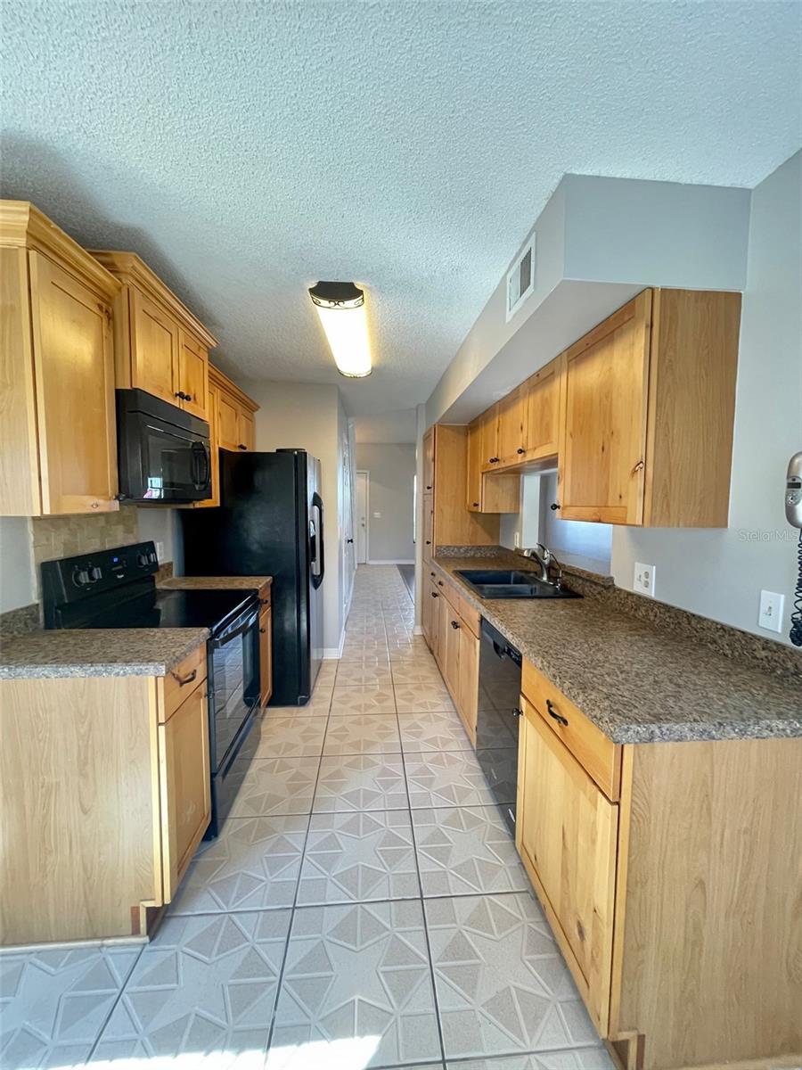 Image 8 of 20 For 1234 Crossfield Drive