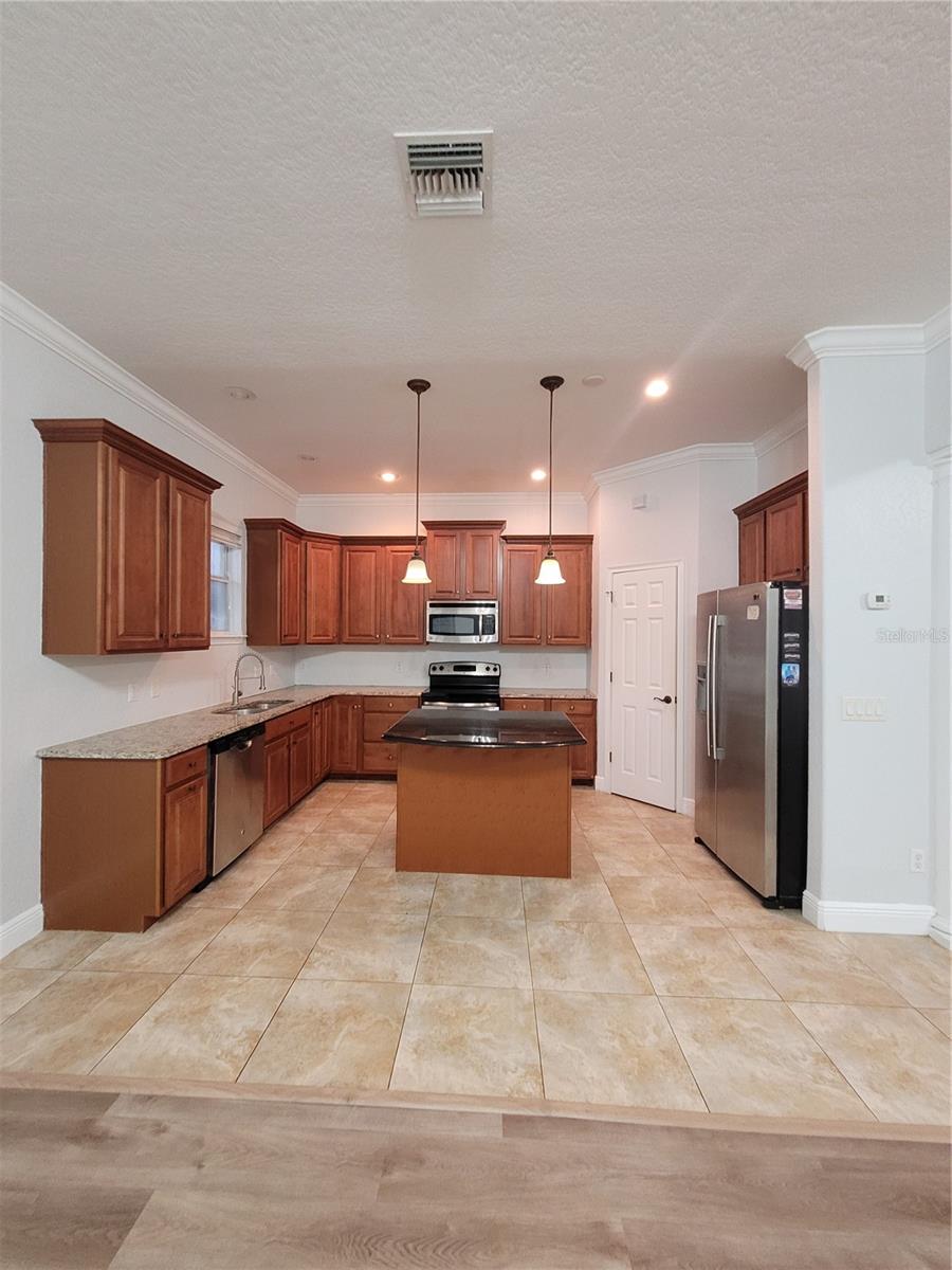 Image 15 of 39 For 1455 Catherine St