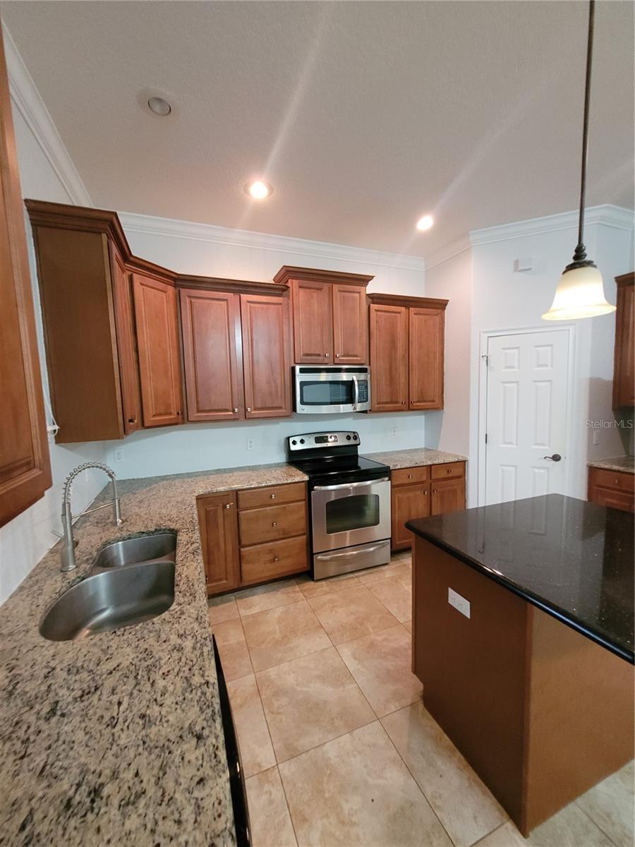 Image 17 of 39 For 1455 Catherine St