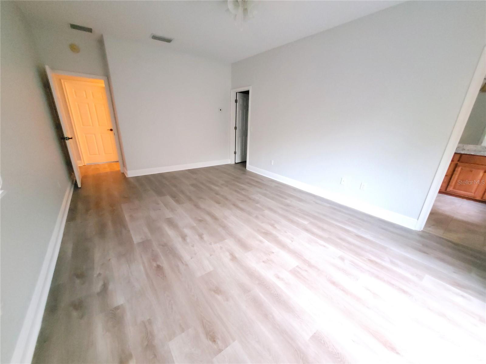 Image 23 of 39 For 1455 Catherine St