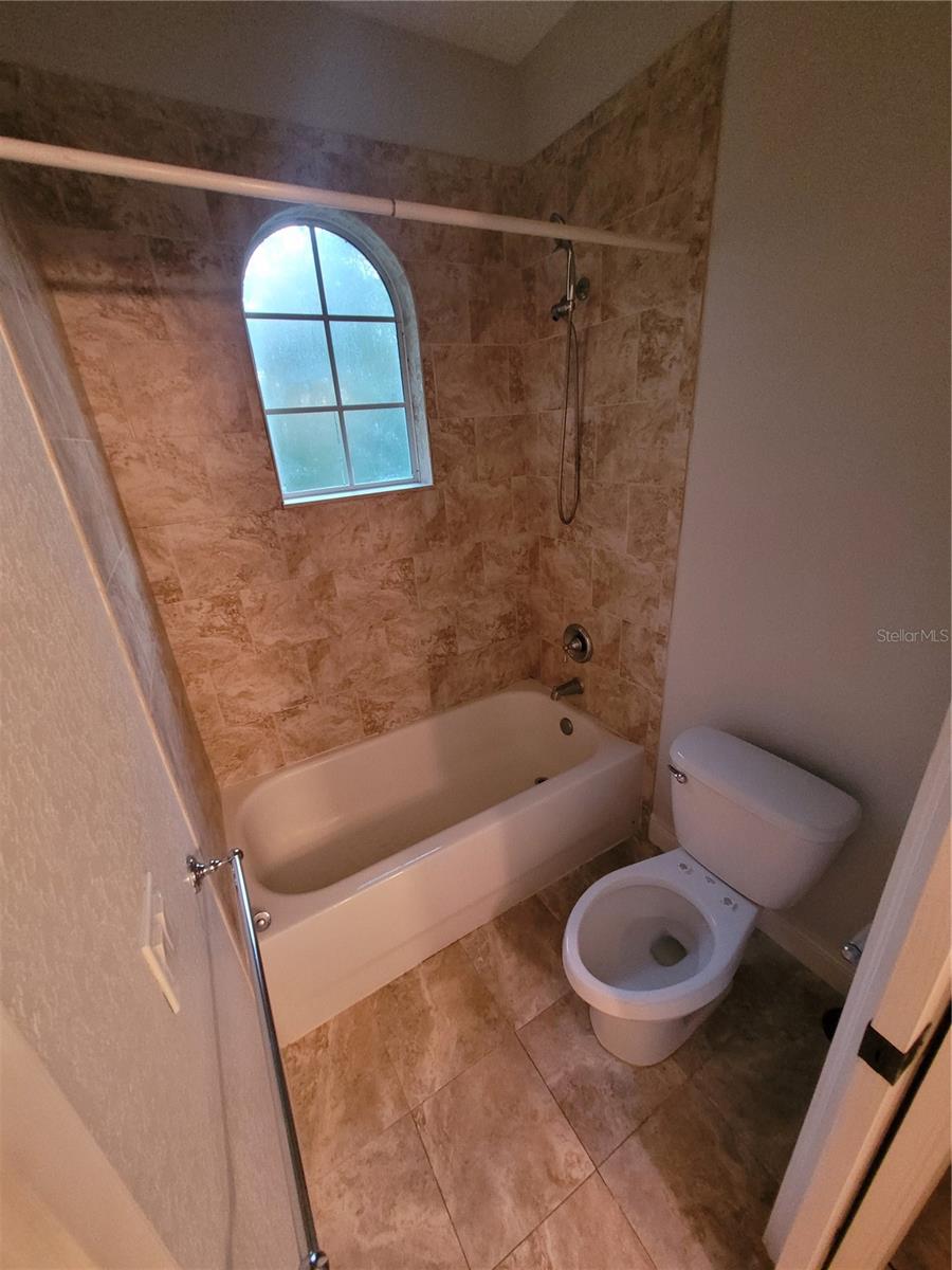 Image 34 of 39 For 1455 Catherine St