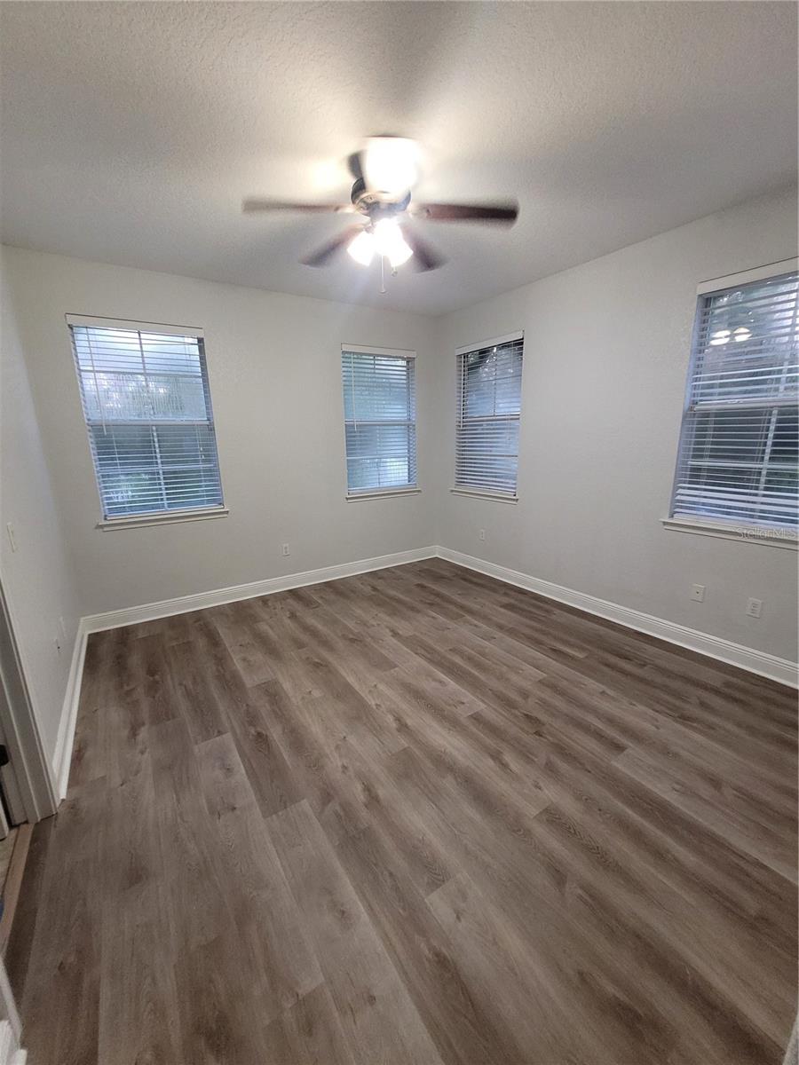 Image 35 of 39 For 1455 Catherine St