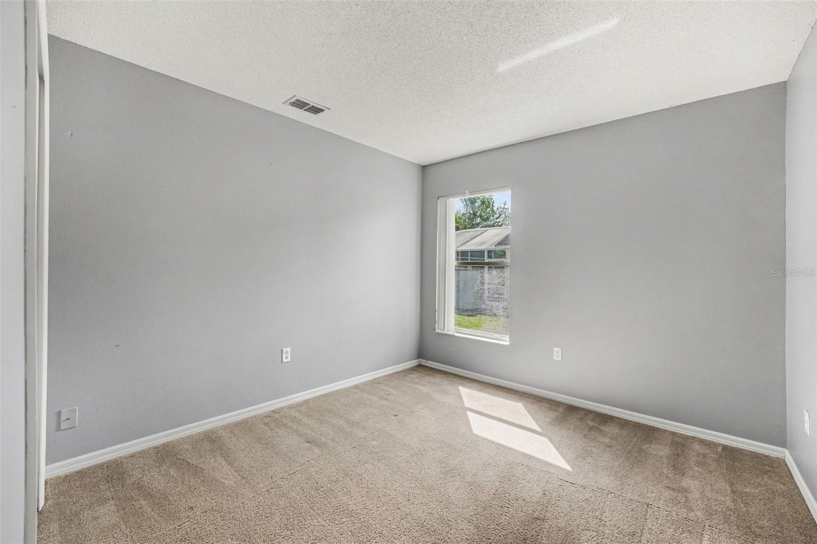 Image 21 of 30 For 142 Santana Place