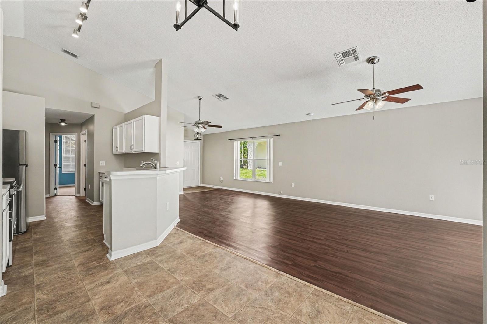 Image 6 of 30 For 142 Santana Place