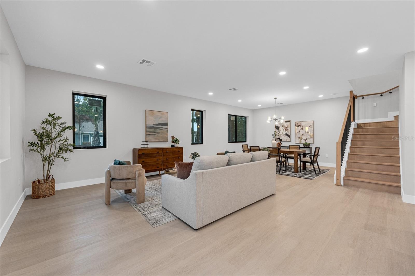 Image 10 of 30 For 407 Calhoun Place