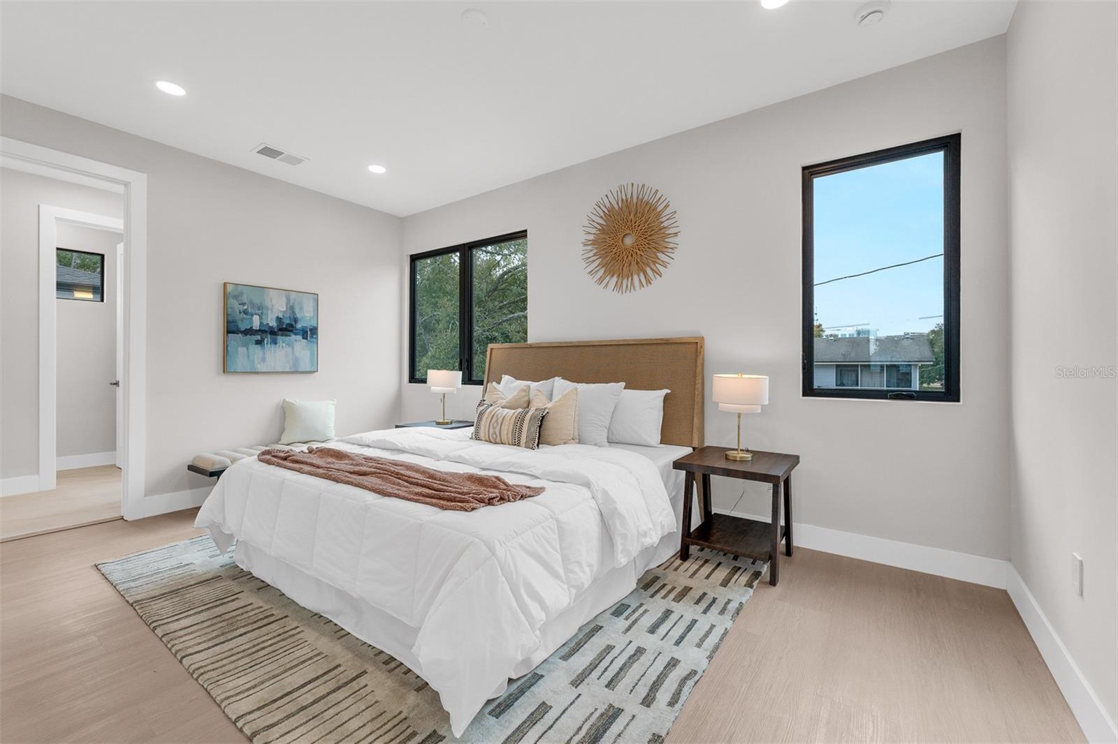 Image 17 of 30 For 407 Calhoun Place