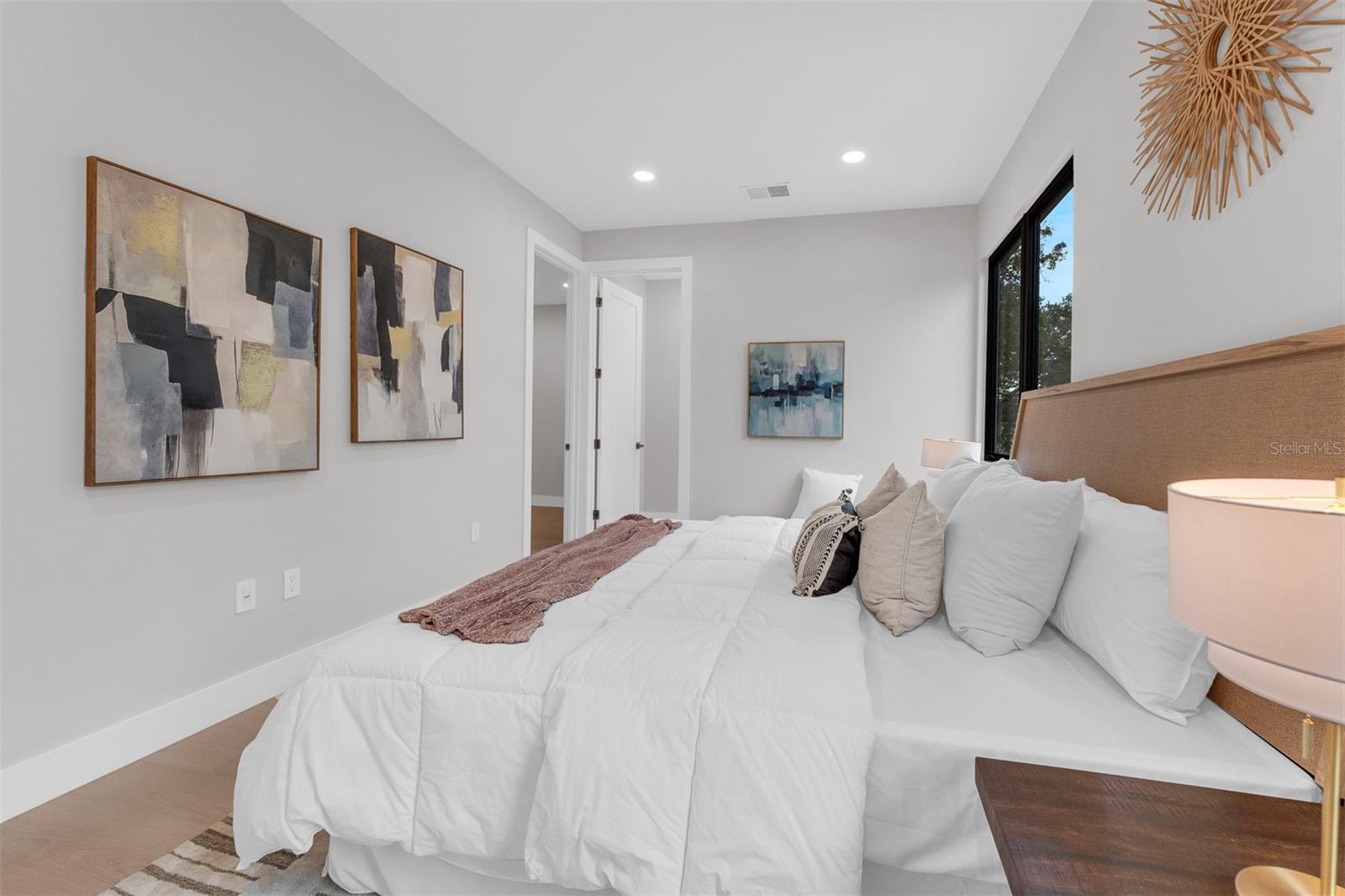 Image 18 of 30 For 407 Calhoun Place