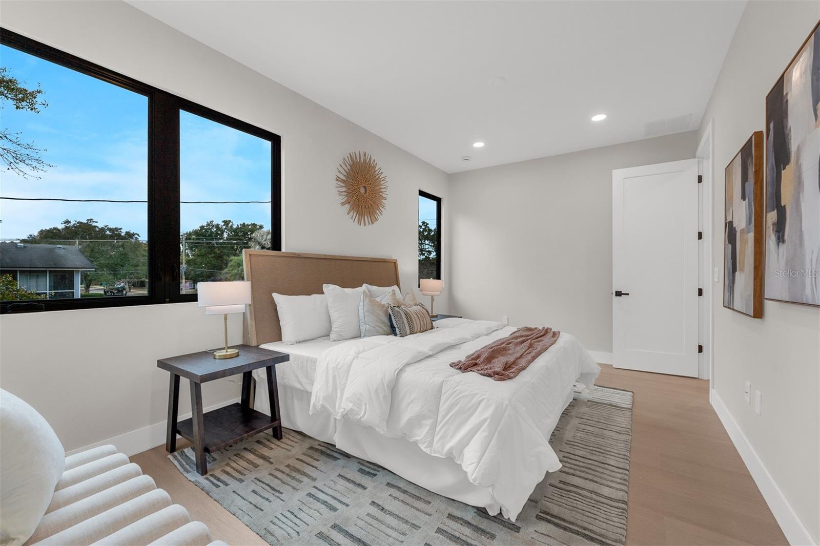 Image 19 of 30 For 407 Calhoun Place