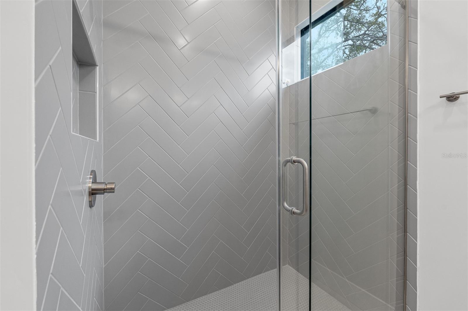 Image 22 of 30 For 407 Calhoun Place