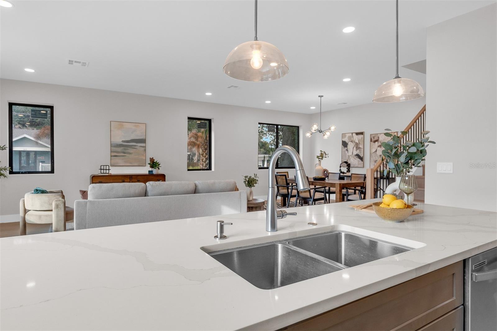 Image 7 of 30 For 407 Calhoun Place