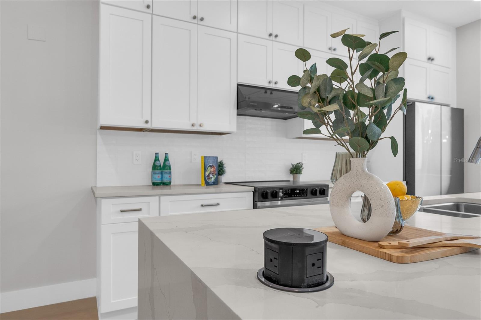 Image 8 of 30 For 407 Calhoun Place