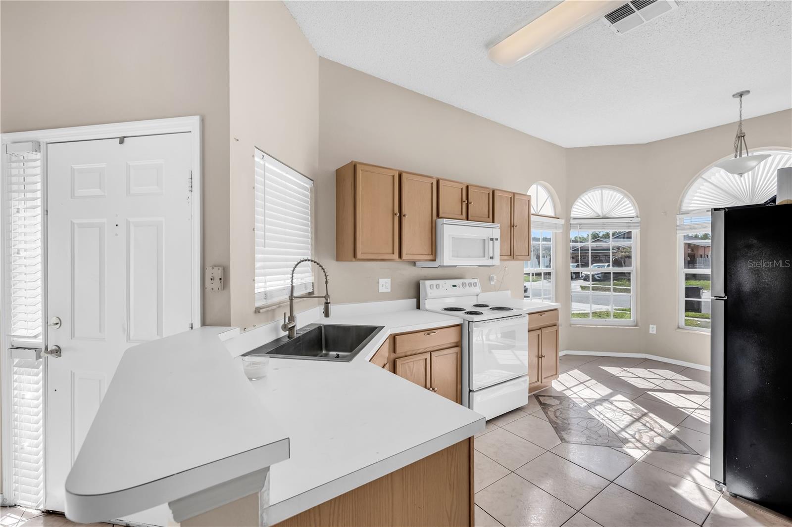 Image 12 of 38 For 385 Briar Bay Circle