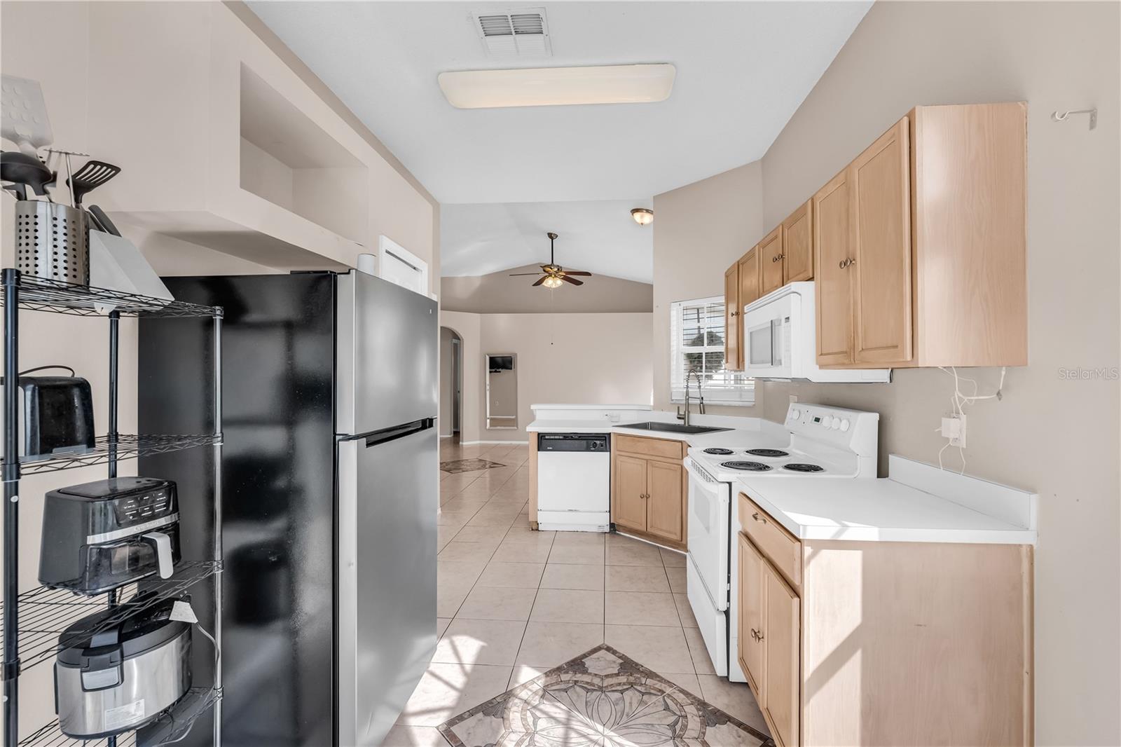 Image 14 of 38 For 385 Briar Bay Circle