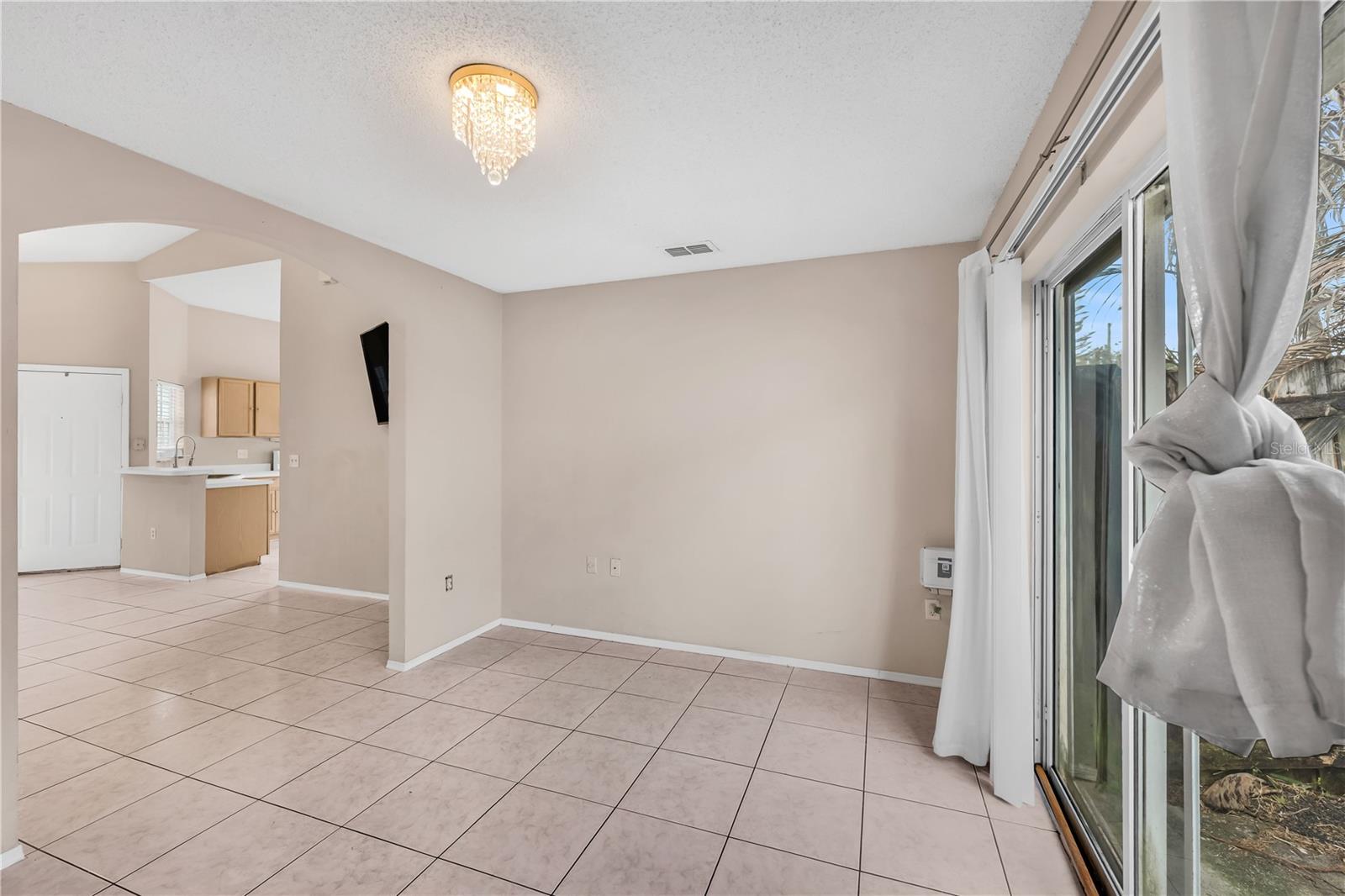 Image 16 of 38 For 385 Briar Bay Circle