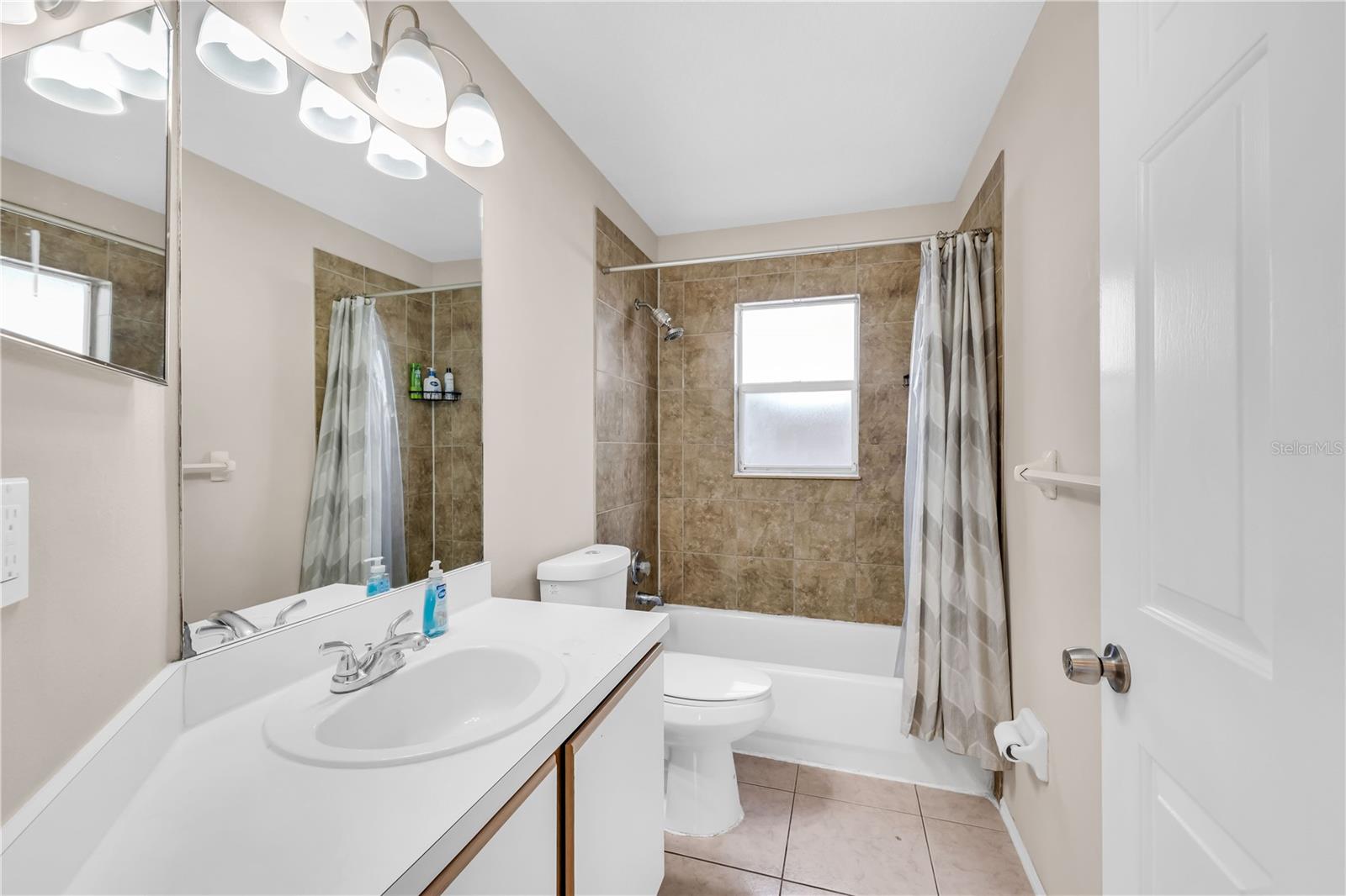 Image 20 of 38 For 385 Briar Bay Circle