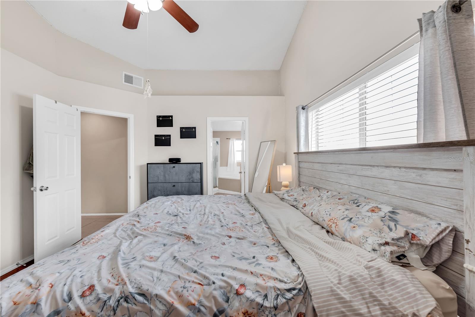 Image 25 of 38 For 385 Briar Bay Circle